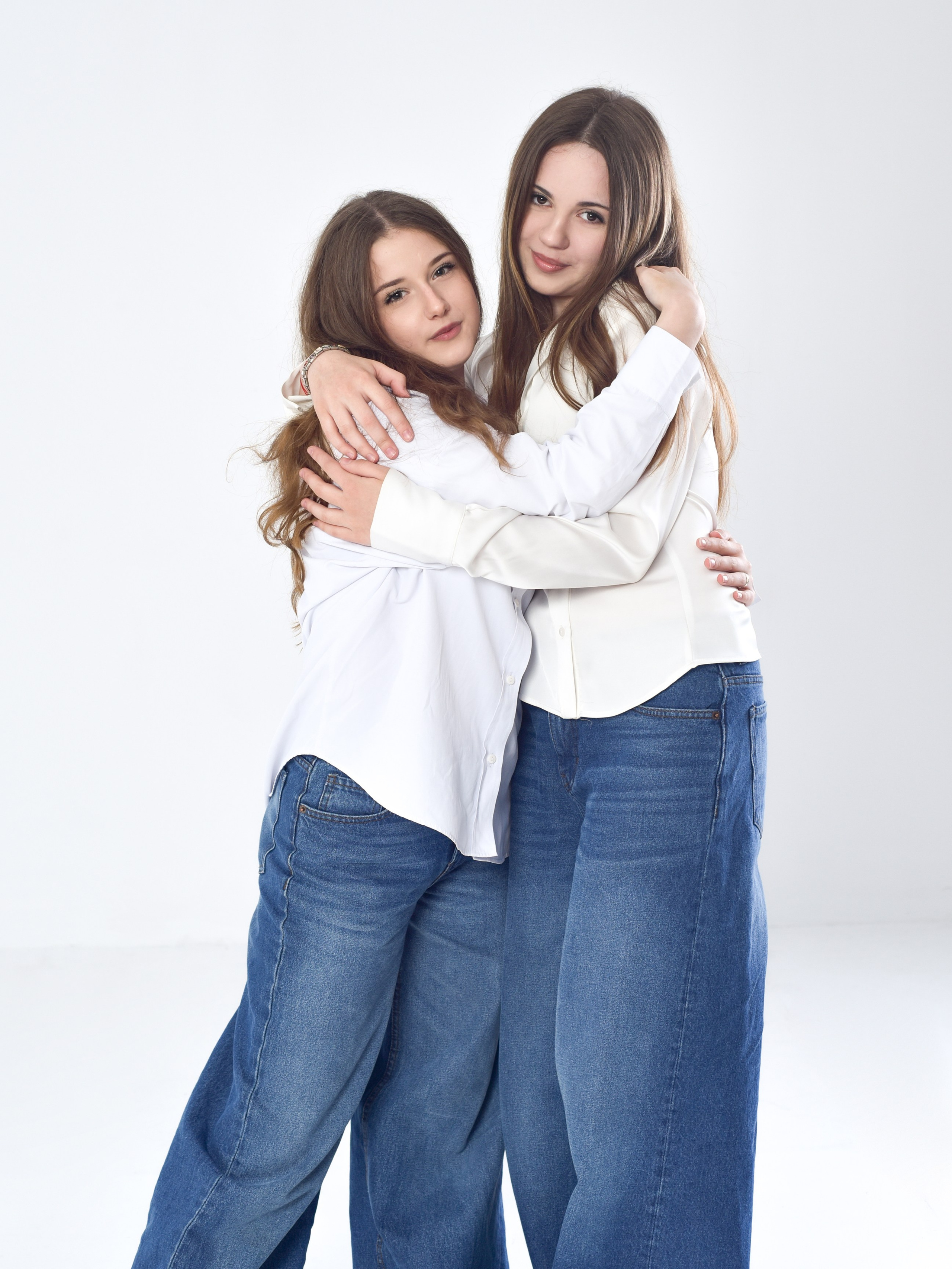 Альбом на окончание школы 9 и 11 класс «Взрывной». Выпускные альбомы в Тюмени для школ, садов, вузов спортивных секций