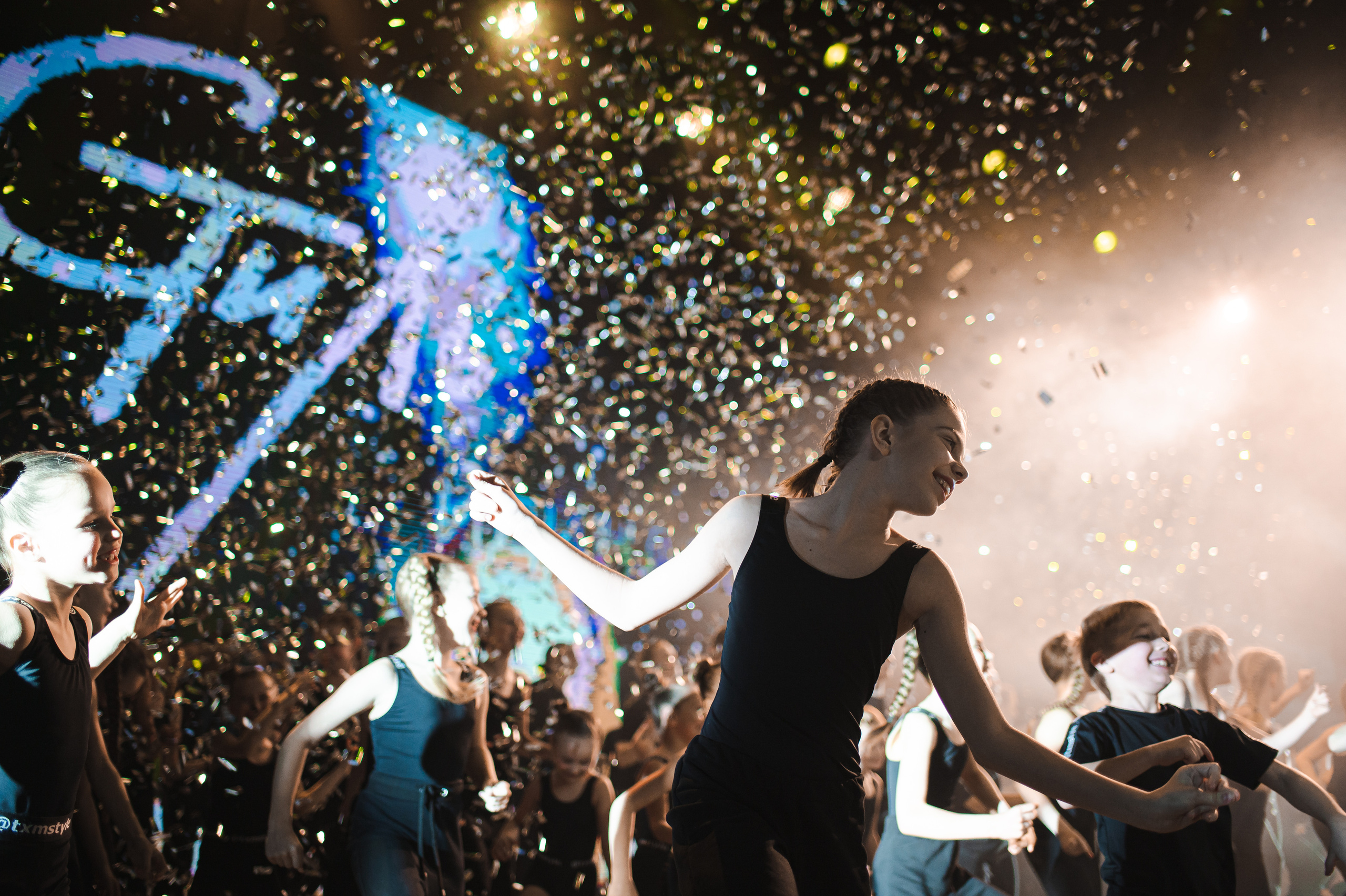 «ИДИ НА СВЕТ», ТХМ «Стиль». SASHA SKETCHER