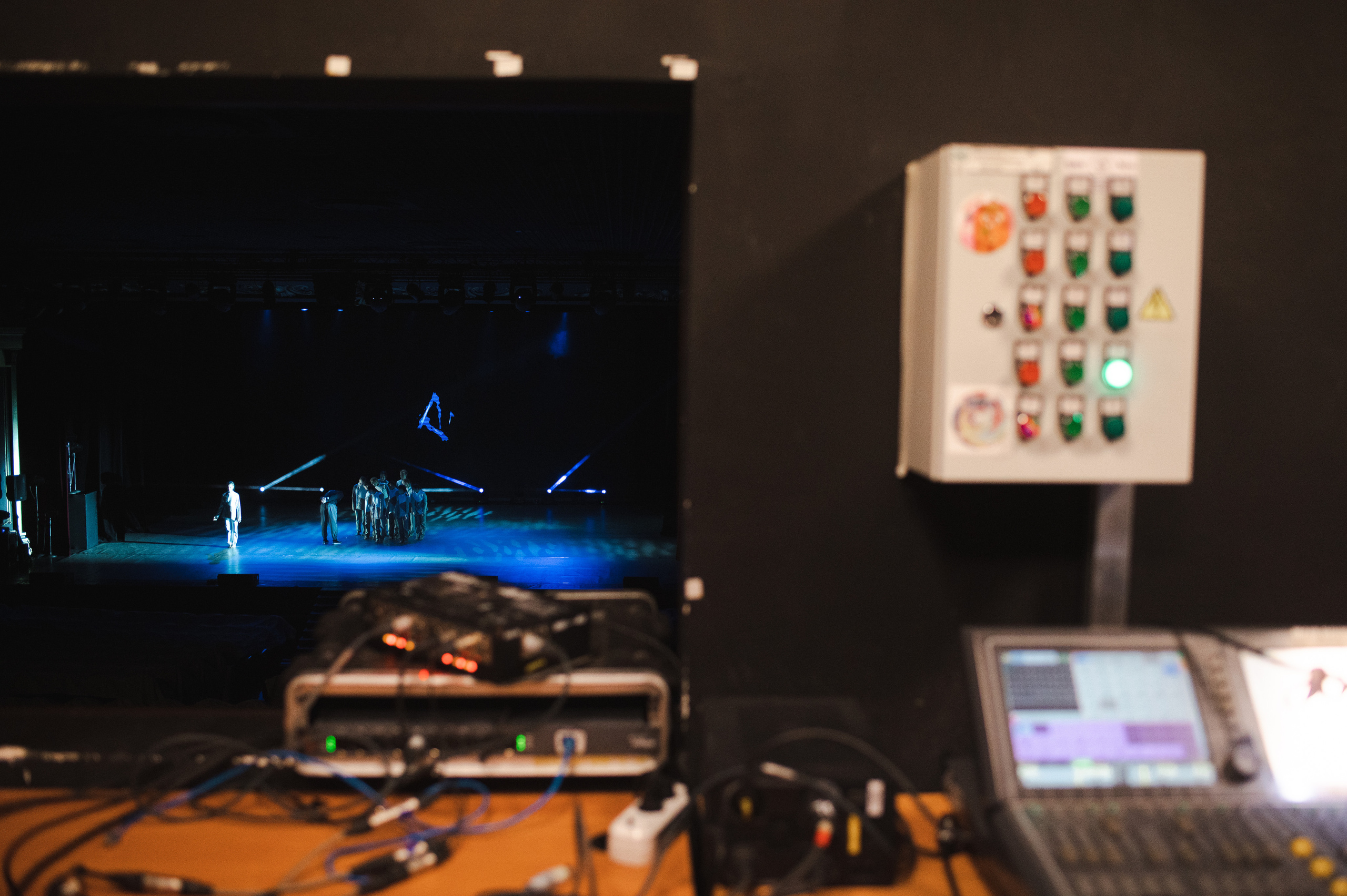 «ИДИ НА СВЕТ», ТХМ «Стиль». SASHA SKETCHER