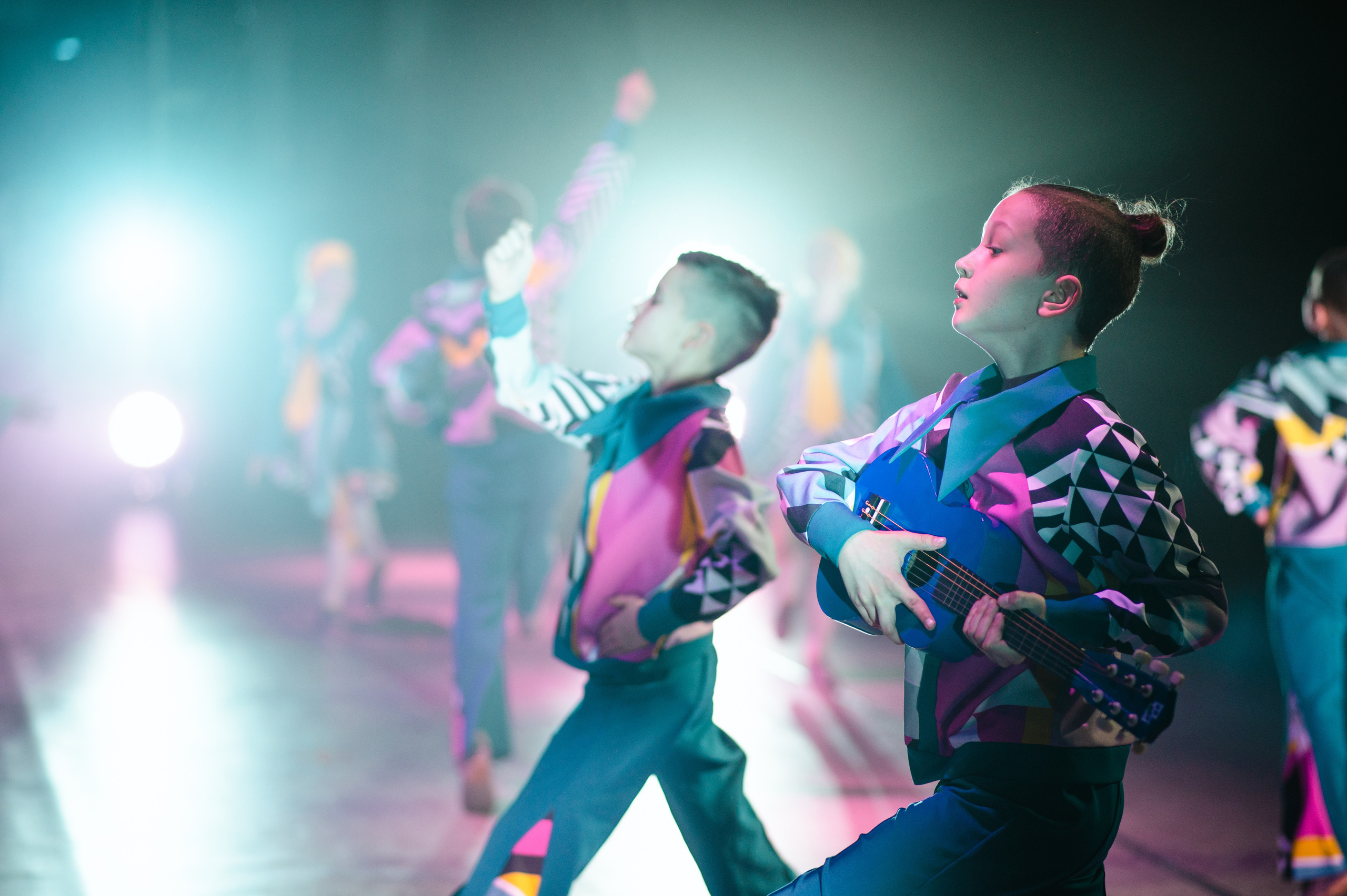 «ИДИ НА СВЕТ», ТХМ «Стиль». SASHA SKETCHER