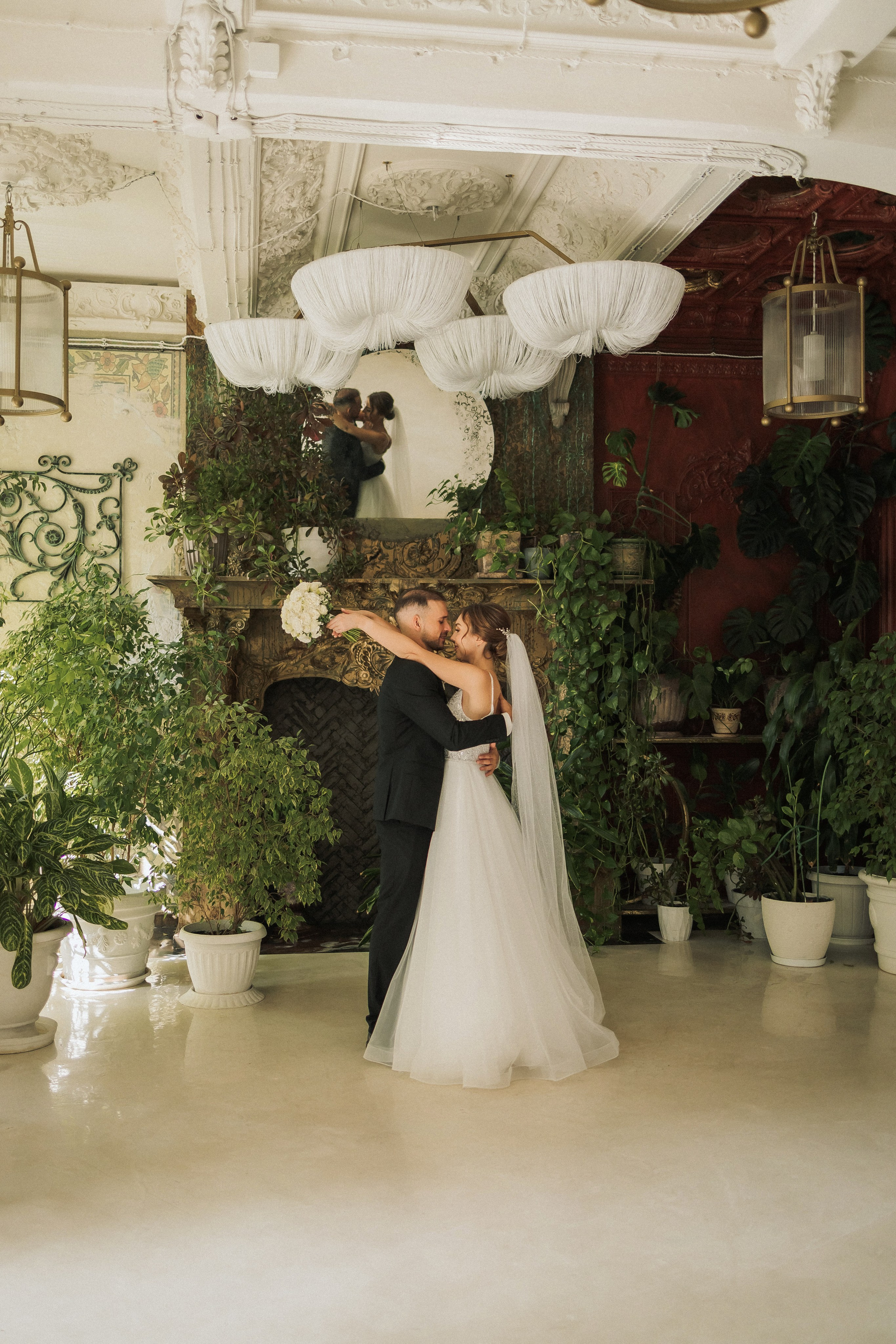 Свадебная прогулка Екатерины и Евгения. Свадебная фотография. Арина Рубах