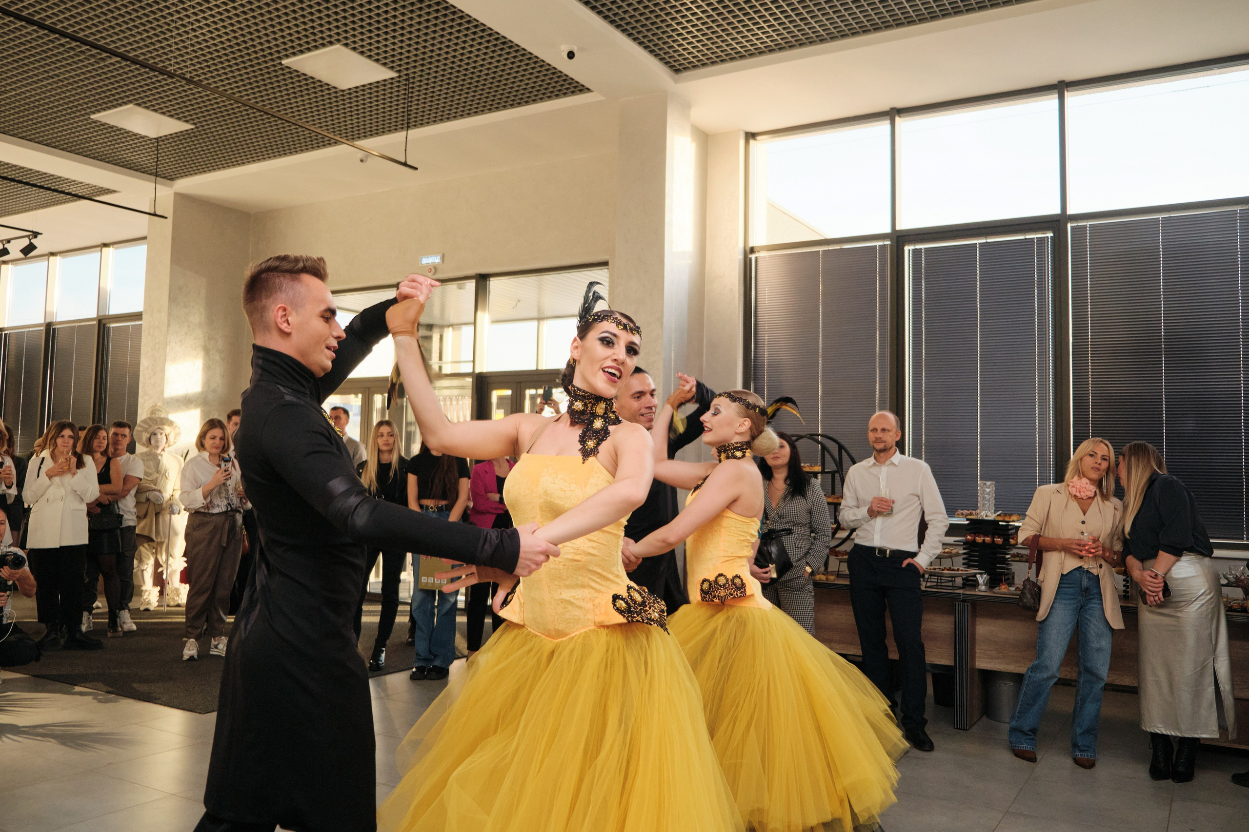 Открытие салона 100 градусов. Антон Ив