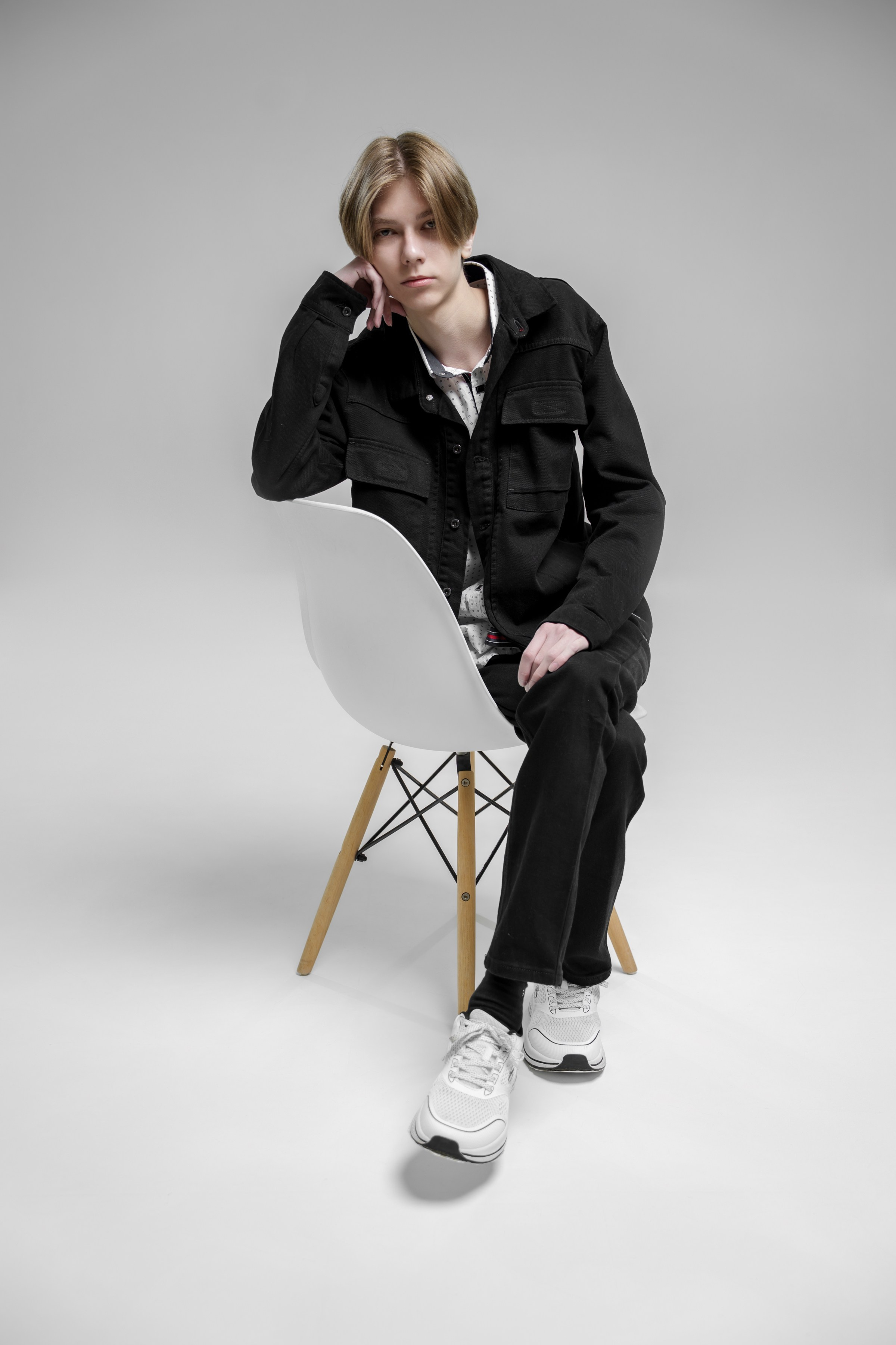 Портреты в студии на белом фоне. ВЫПУСКНЫЕ АЛЬБОМЫ, Школьный фотограф, семейный и свадебный в Саратове и области Ольга Плаксина