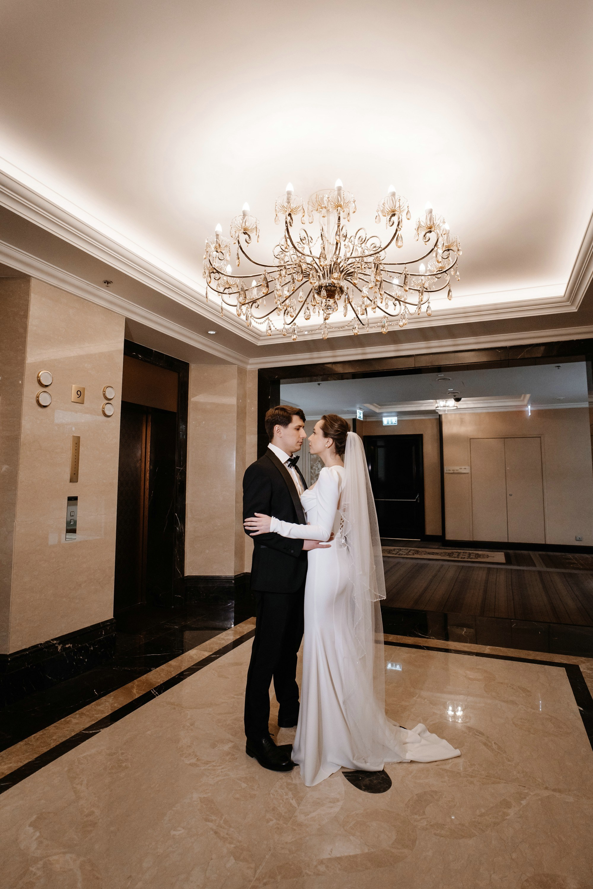 Фотосессия свадьбы в Lotte Plaza. Свадебный и семейный фотограф в Москве Светлана Зоткина