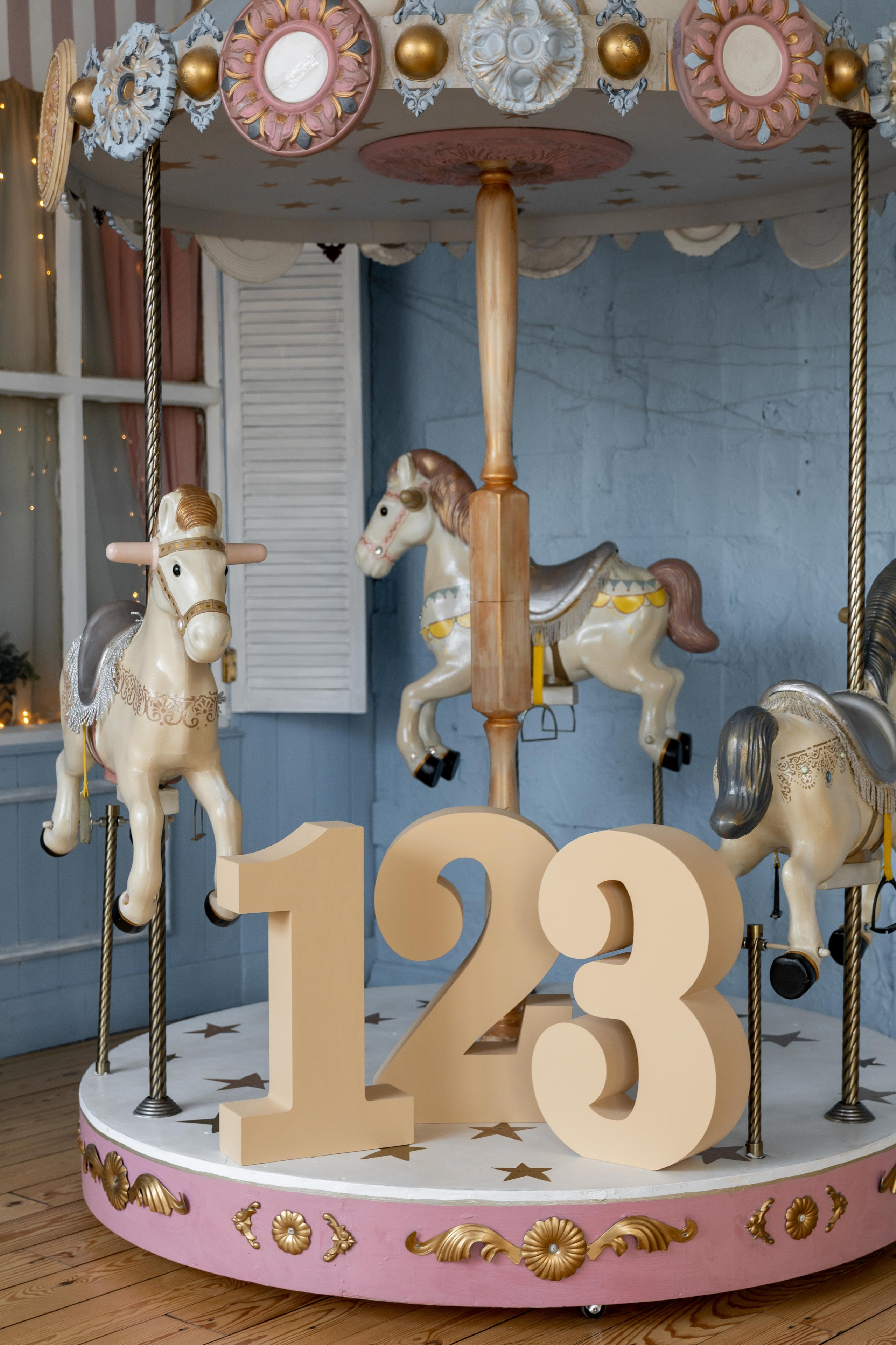 Актуальные интерьеры зала Light. Детская фотостудия Екатеринбург ЛайтРум аренда и фотосессии