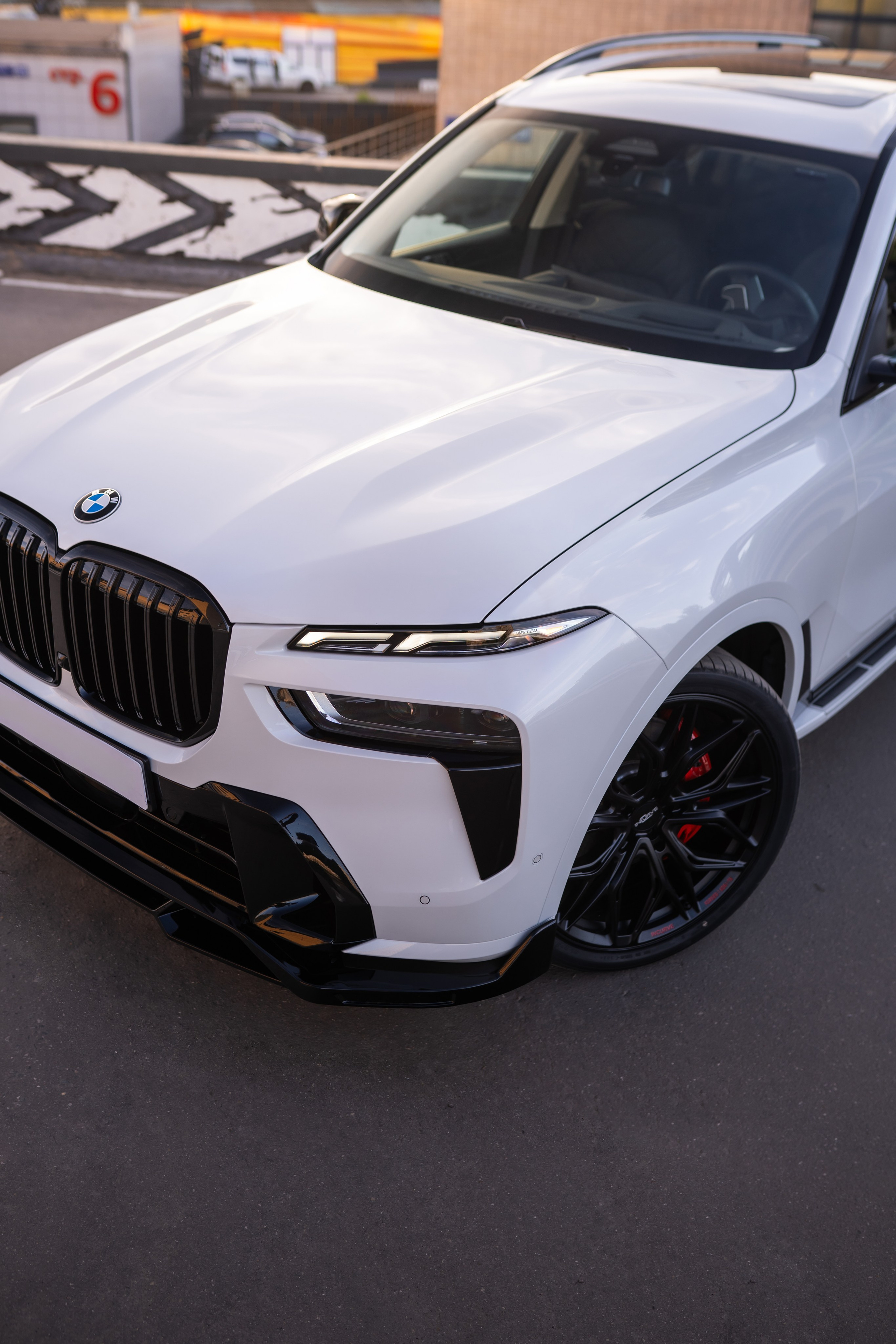 BMW X7. Mirllaev