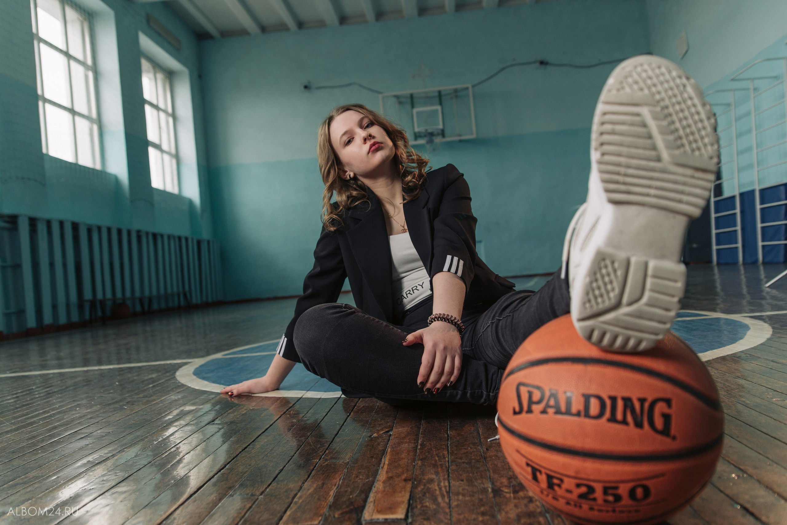 Школьный фотограф на выпускной выпуск