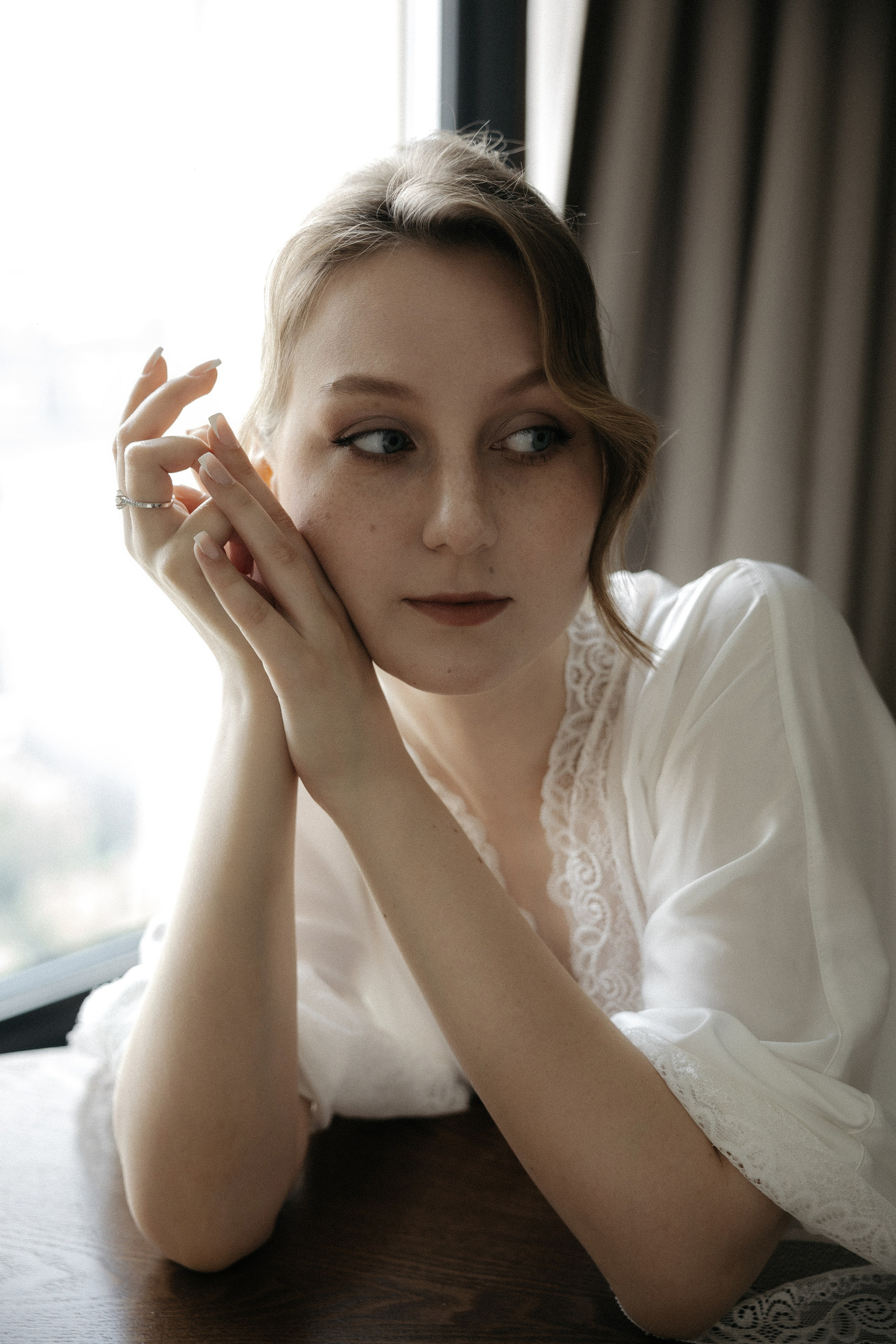 Утро невесты и свадебная фотосессия на теплоходе по Москве-реке