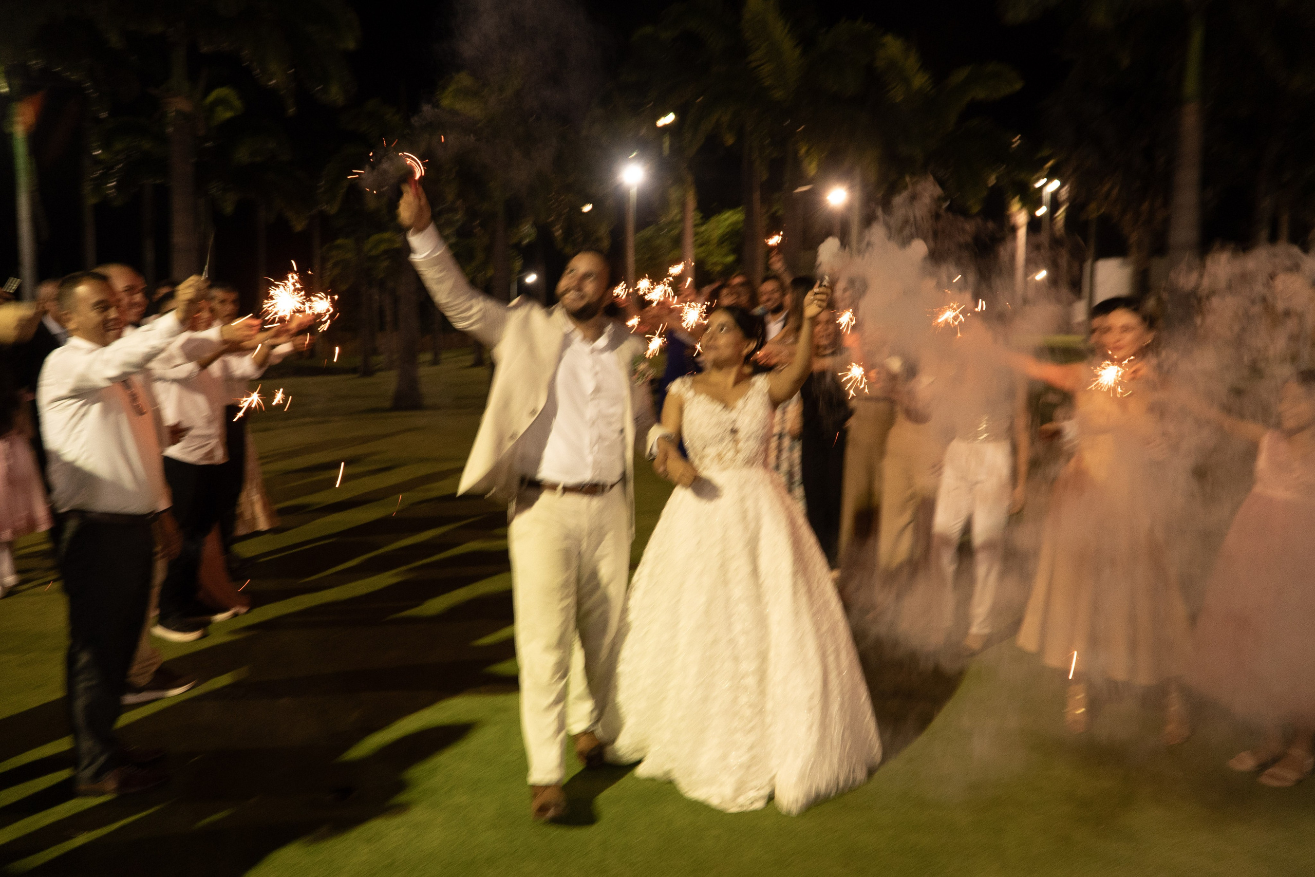 Carola & Gerson. Wedding Photographer in Barcelona and Medellin
