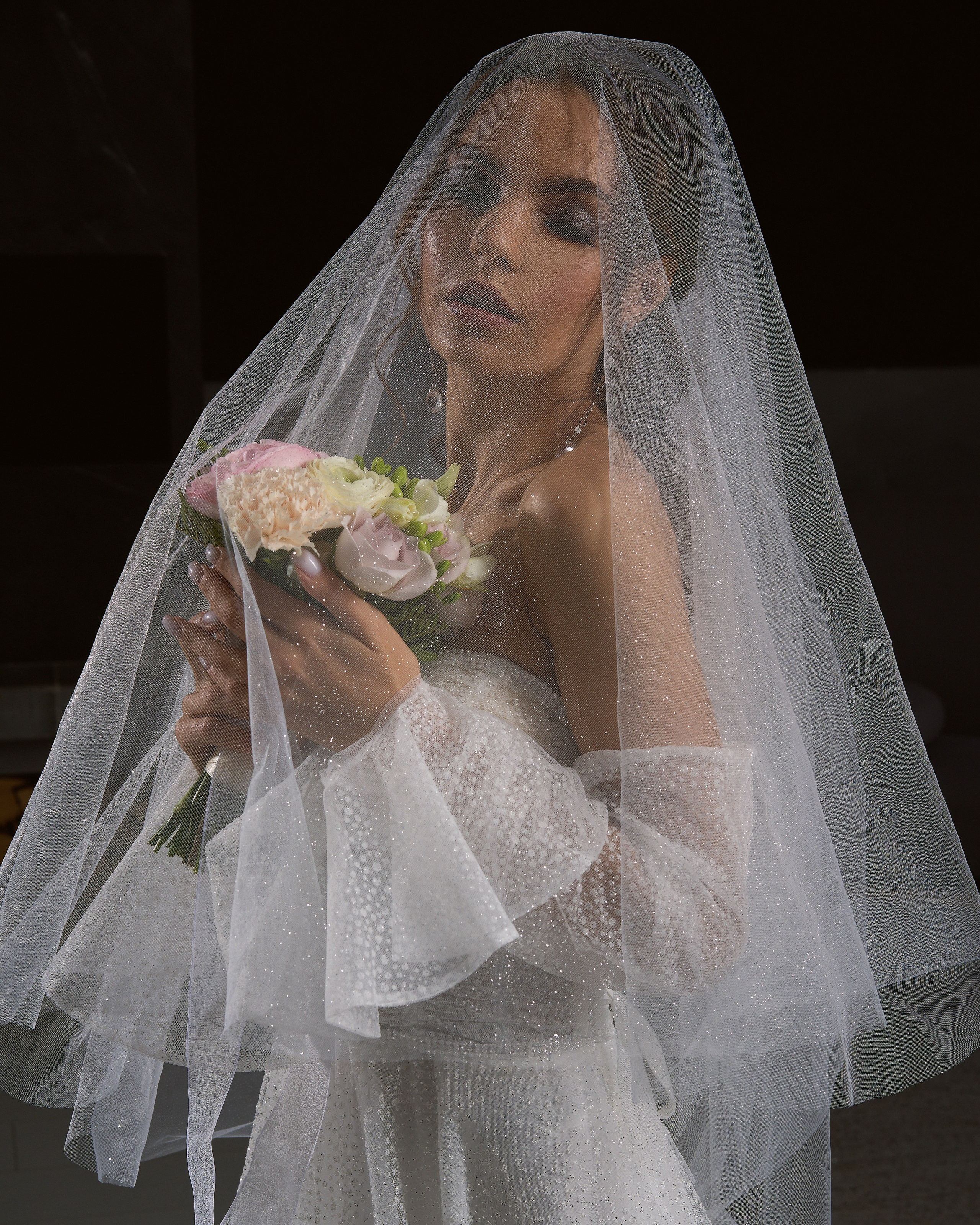 Свадебная съёмка в фотостудии