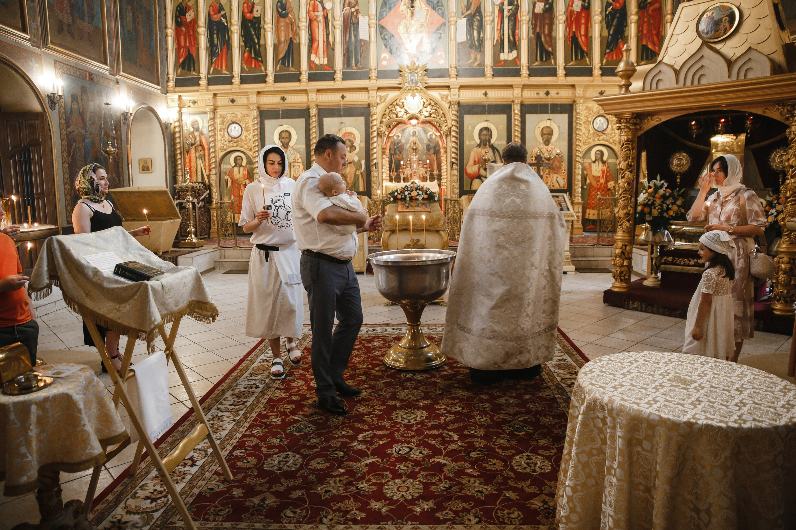 Крещение в Храме Григория Неокесарийского на Б. Полянке в Москве. Фотограф на Крещение Москва