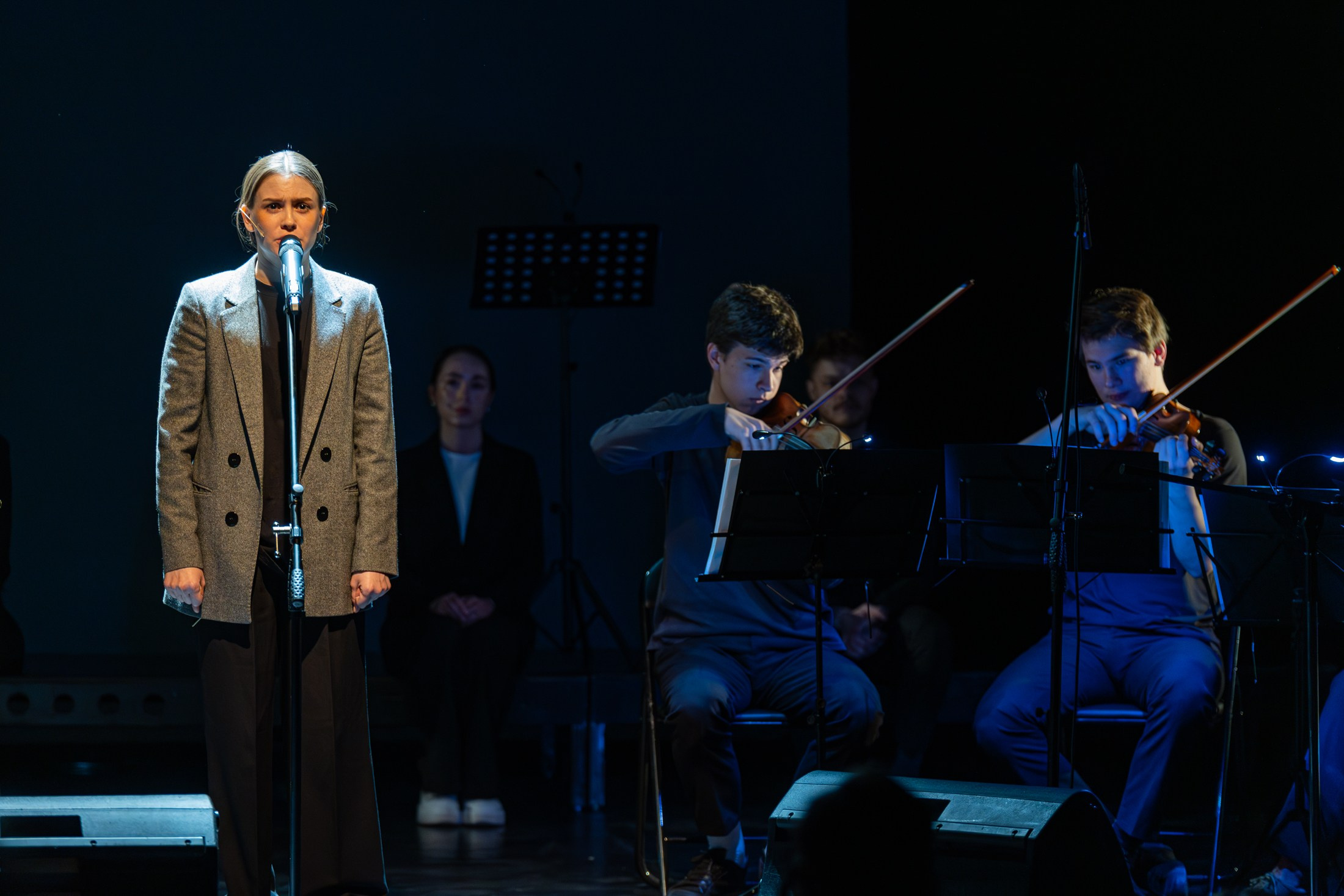 Театр Старый дом «И снова май». Фотограф Александр Поздняков  Новосибирск