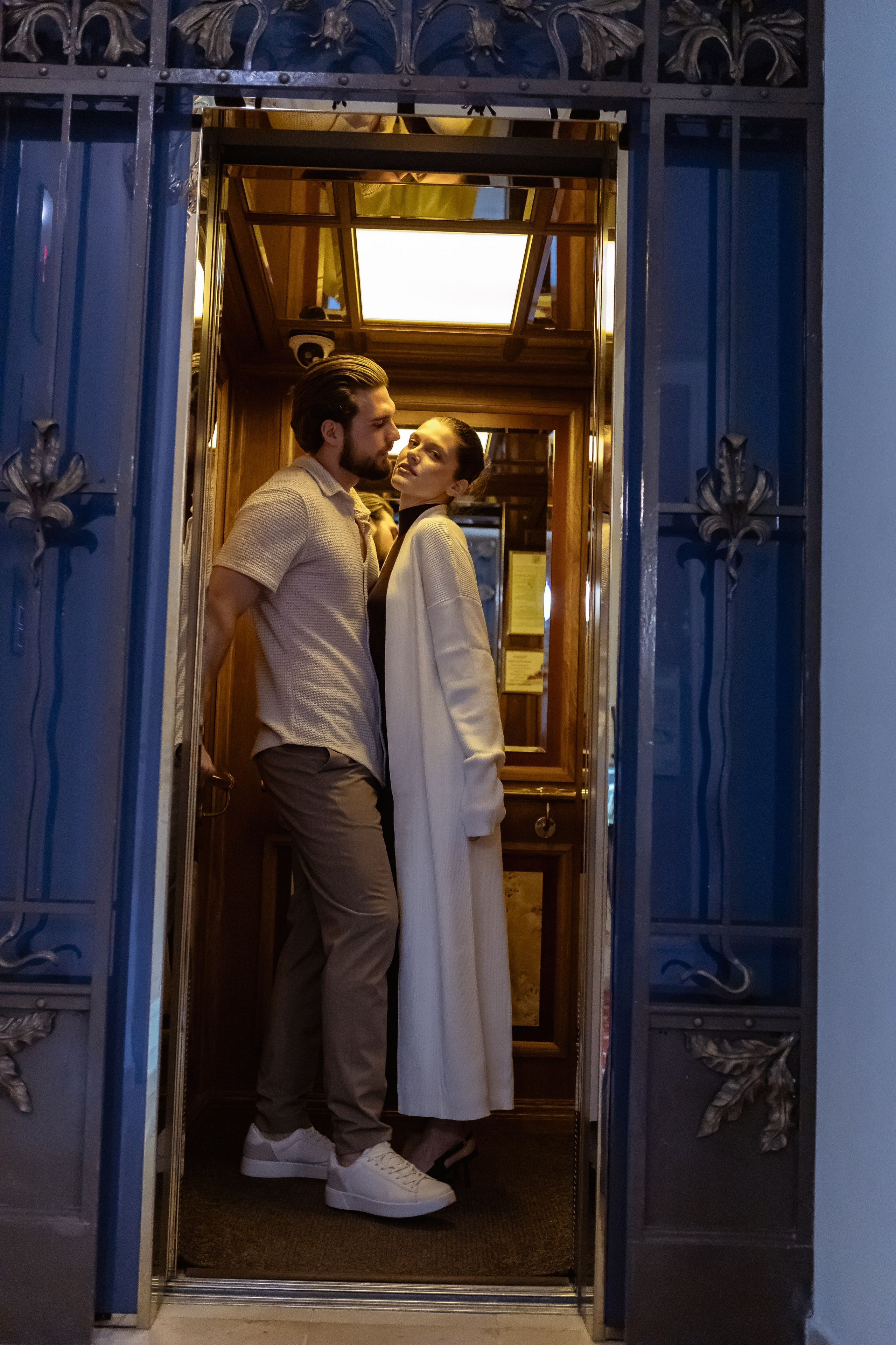 Фотопрогулка гостиница Националь. Свадебный фотограф в Москве