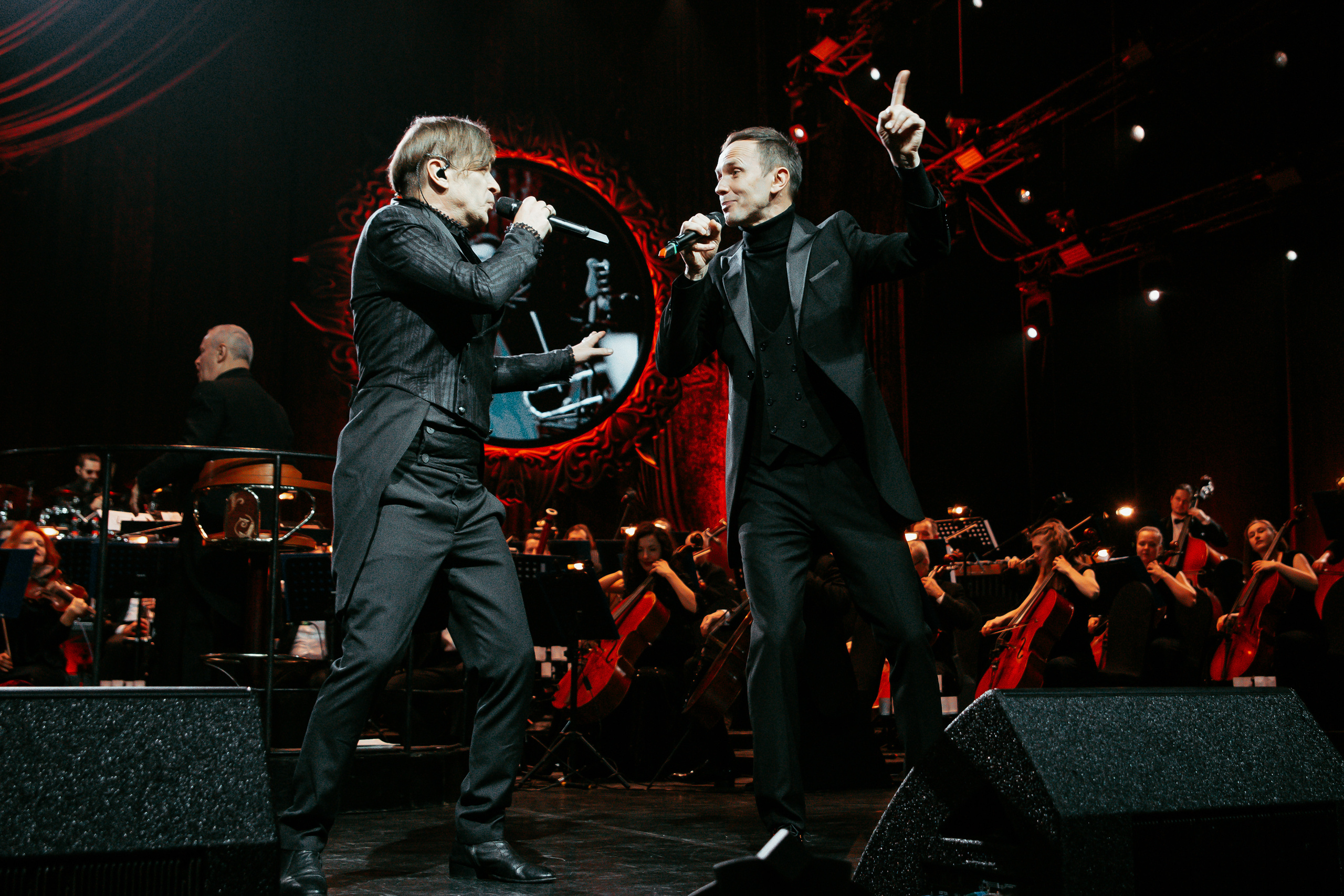 Би-2 с симфоническим оркестром, Crocus City Hall. Фотограф Ольга Махалова — Санкт-Петербург, Москва, Нижний Новгород