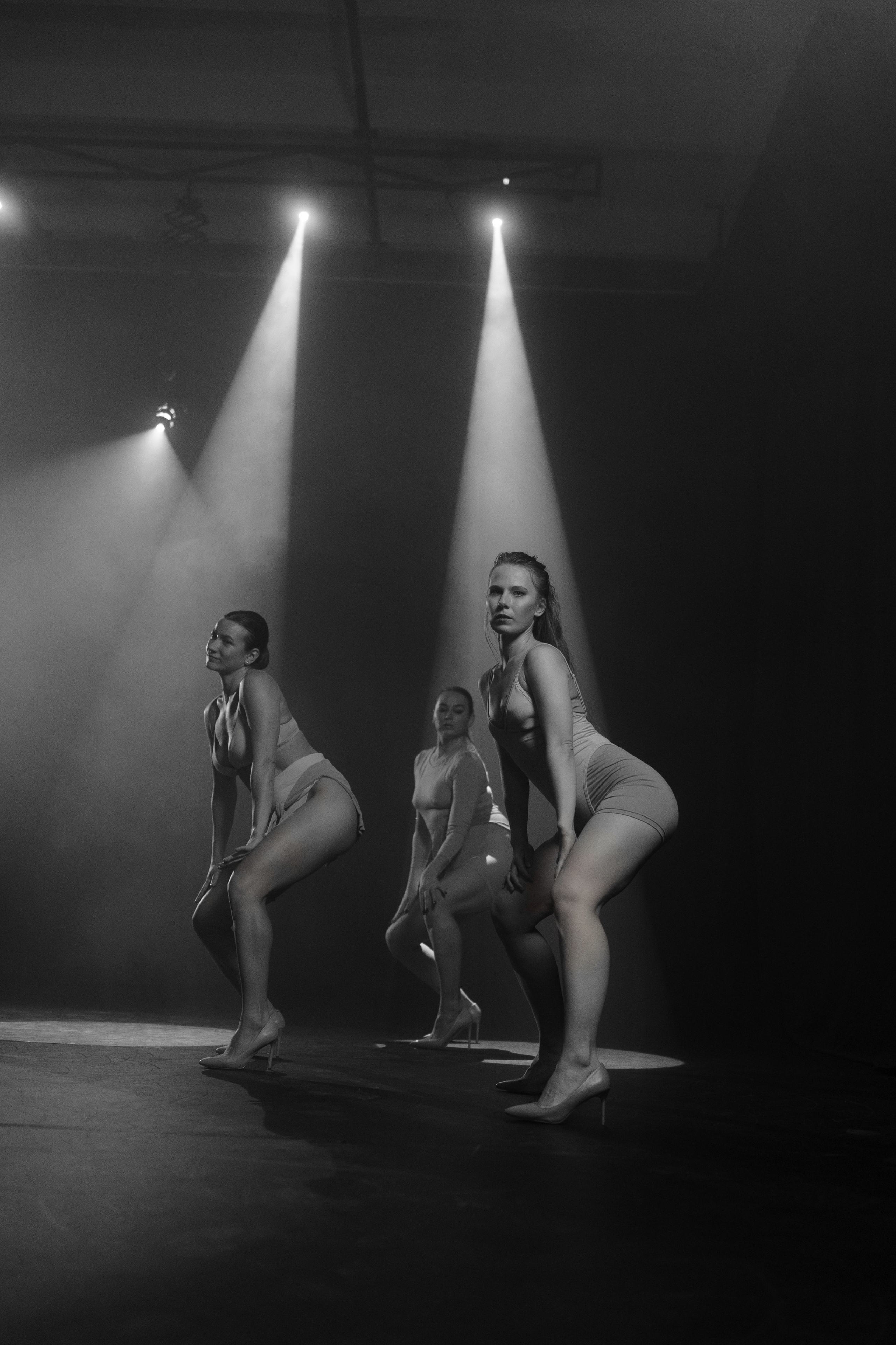 Reportage photography of dancers in the movie pavilion