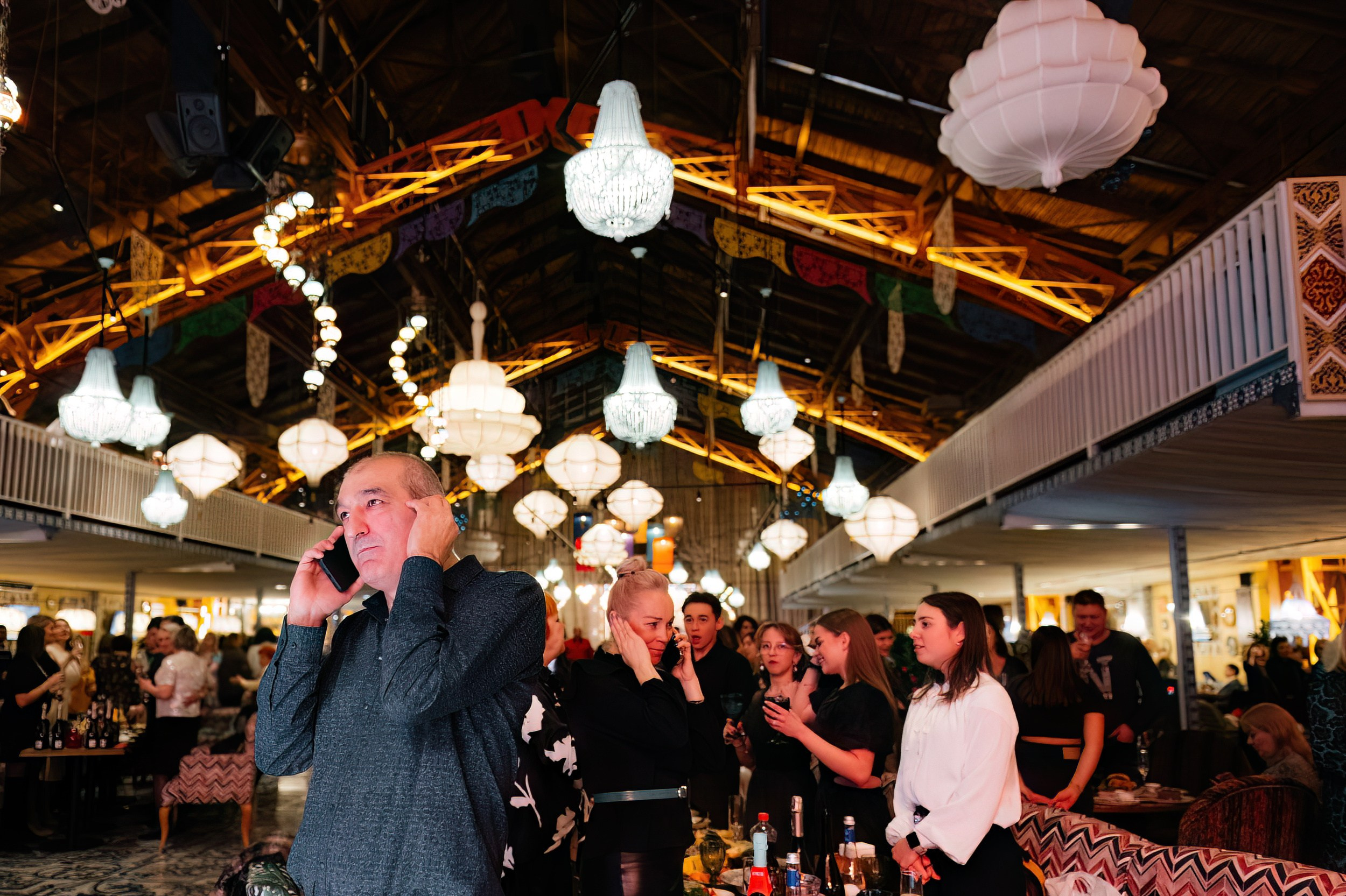 Новогодняя ночь 2024 в ресторане Чайхона ВО. Коммерческий фотограф в Санкт-Петербурге Анна Кобзарь