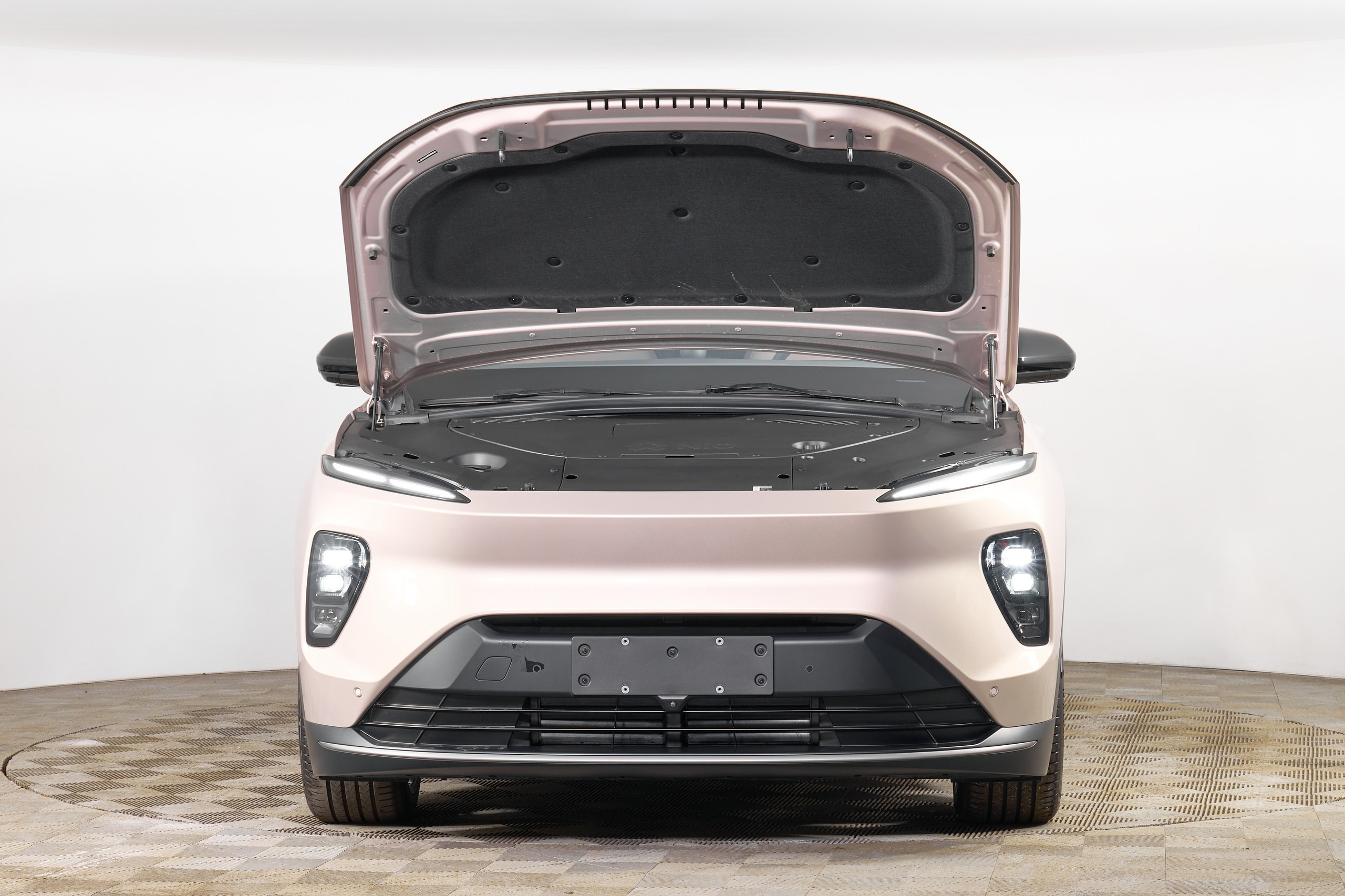 NIO ES8. Фотограф Николай Прокофьев модельные тесты в Москве