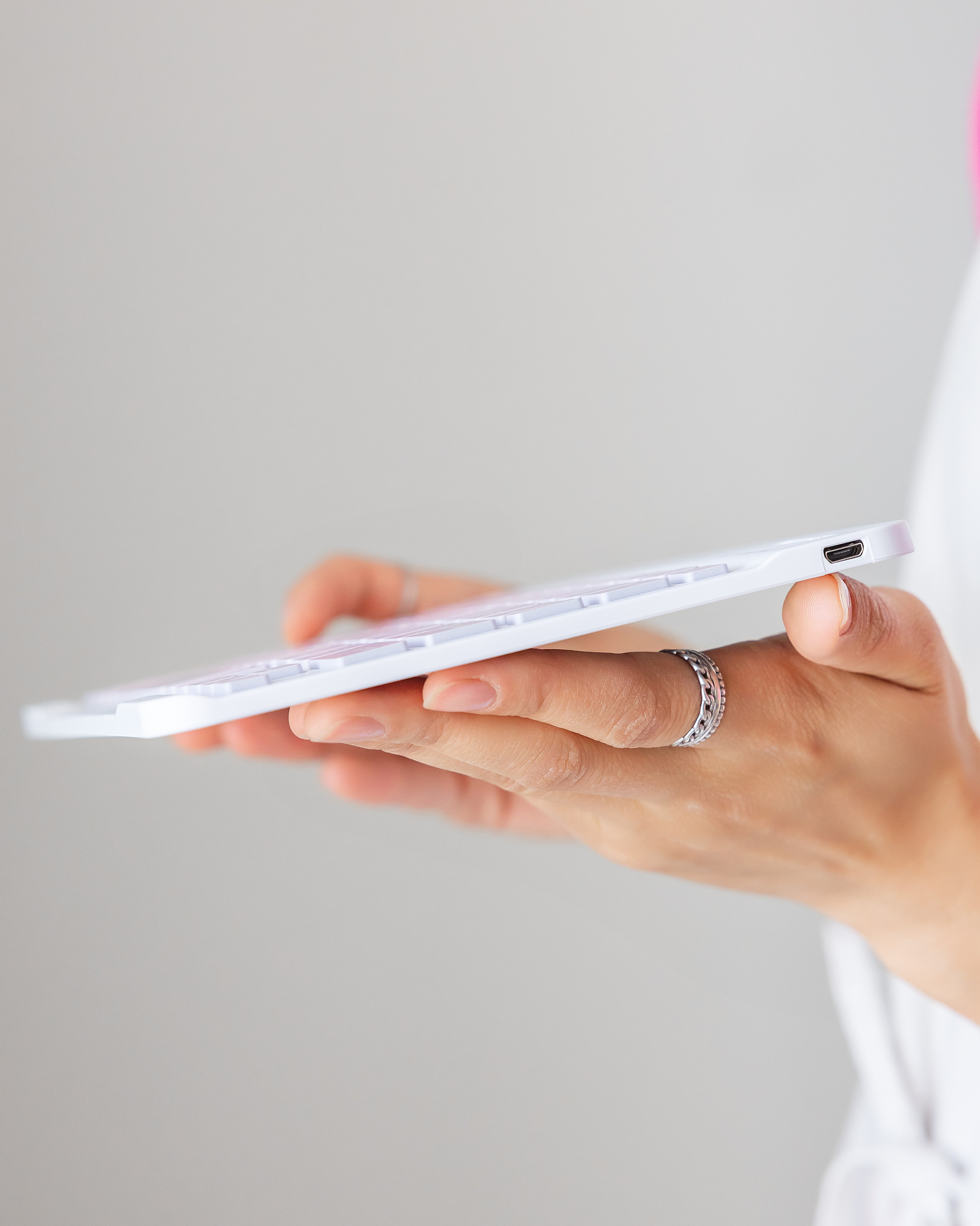 WB: Клавиатуры и чехлы. Фотограф и видеограф в Улан-Удэ: Аюна Габагуева и Артём Шаханов