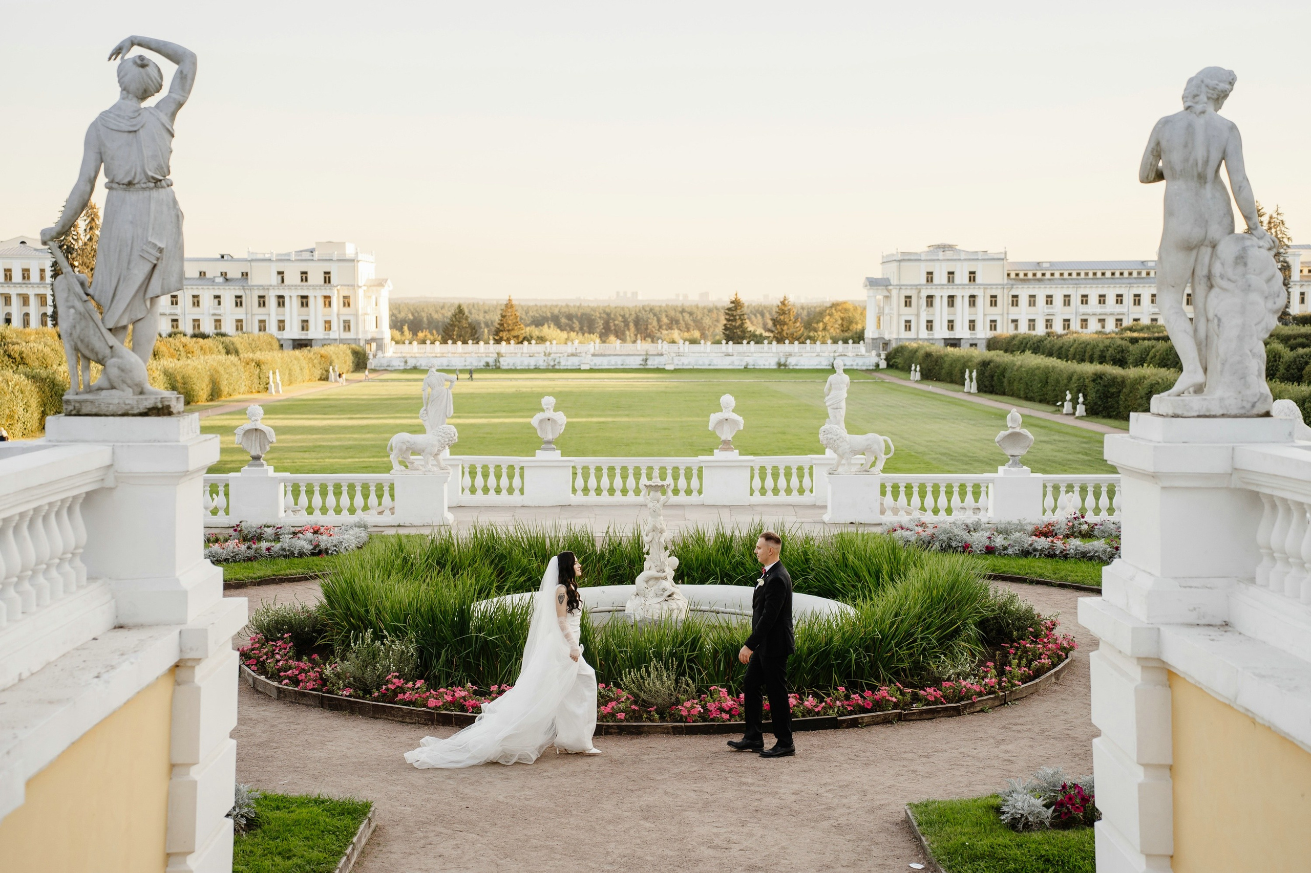 Свадьба в усадьбе Архангельское. Свадебный и семейный фотограф в Москве Светлана Зоткина