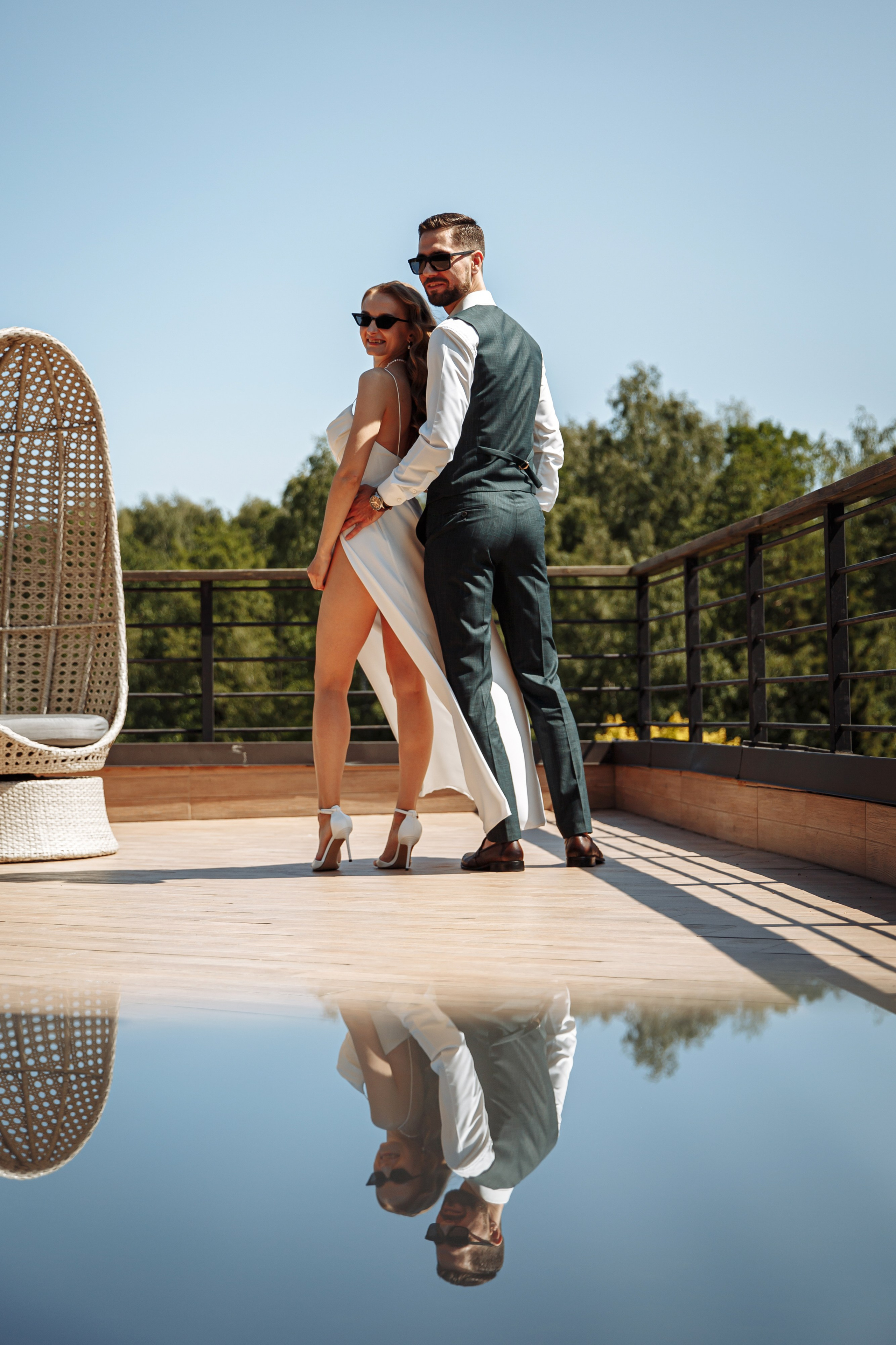 Свадебная фотосессия с кабриолетом и в загородном клубе Artiland. Свадебный фотограф Москва и МО Сергей Киржаев