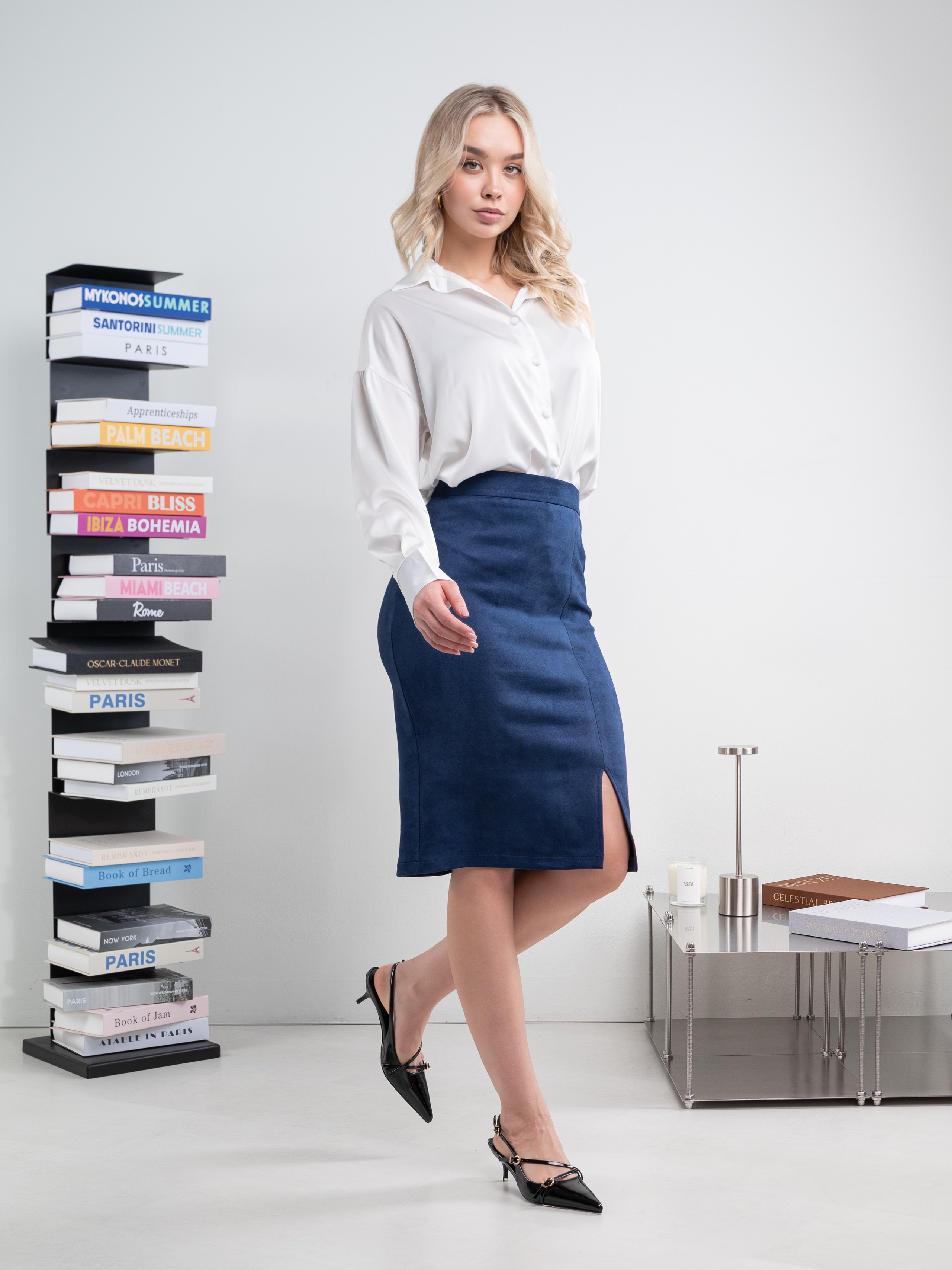 Замшевые юбки серия 2: интерьер+стилист. Предметный фотограф, фото для маркетплейсов Пятигорск, КМВ