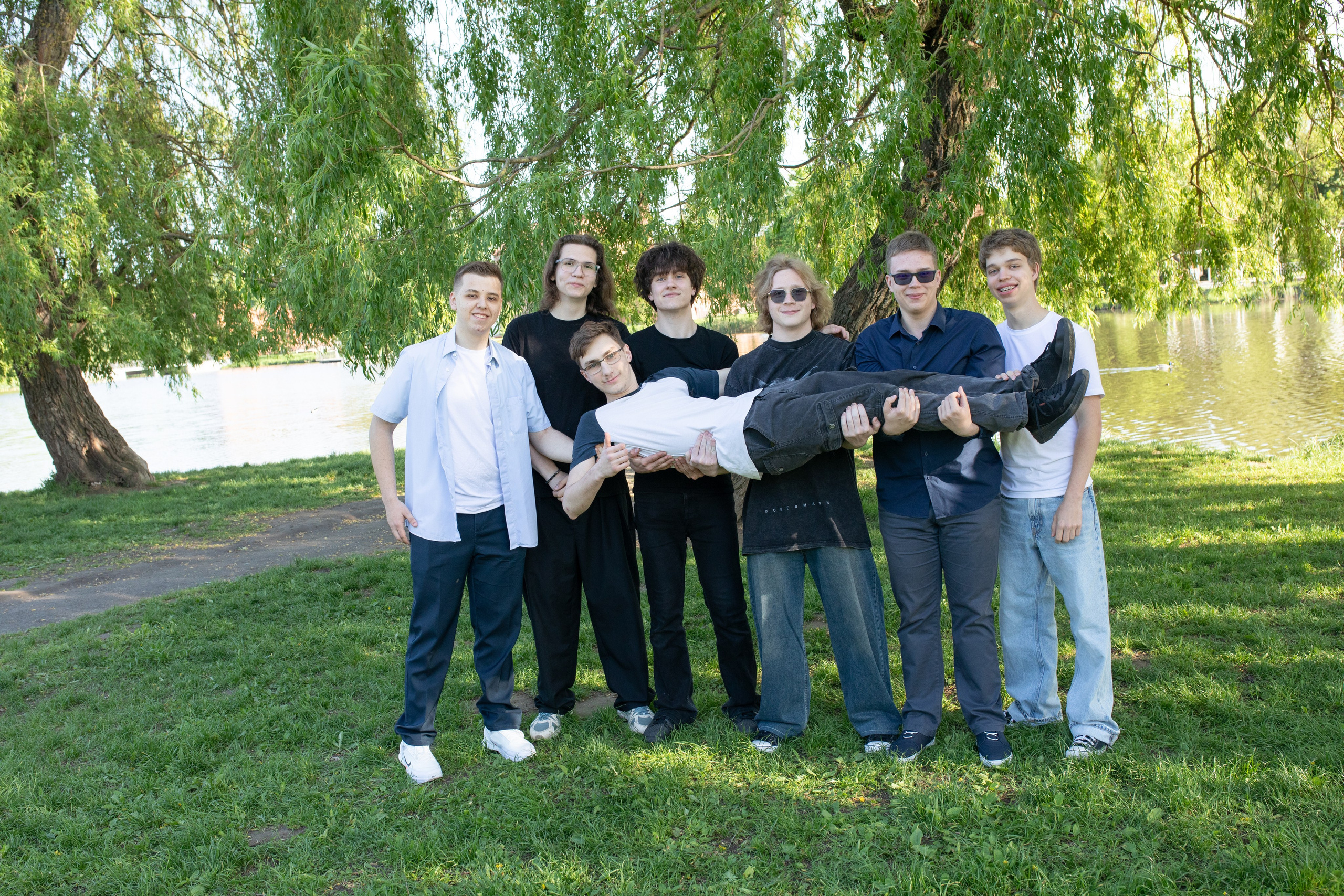 19/05/26 Лошицкий. Выпускные альбомы Cardsi