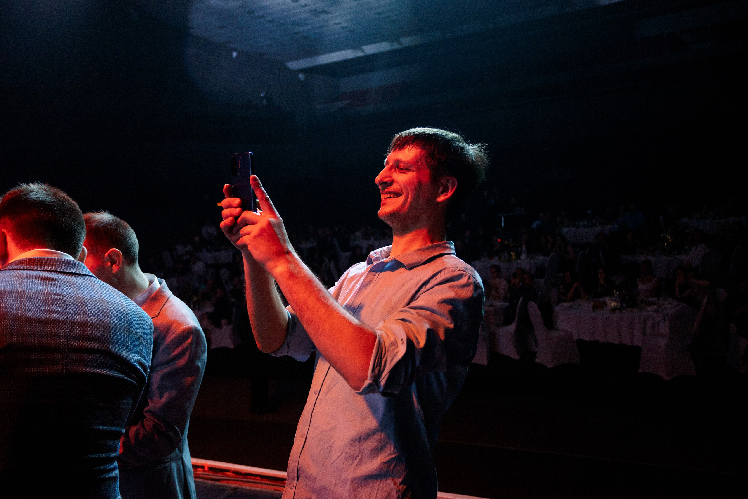 РЕПОРТАЖ: НОВЫЙ ГОД В ДК МЕТАЛЛУРГ. Профессиональный фотограф в Ижевске Леша Петров