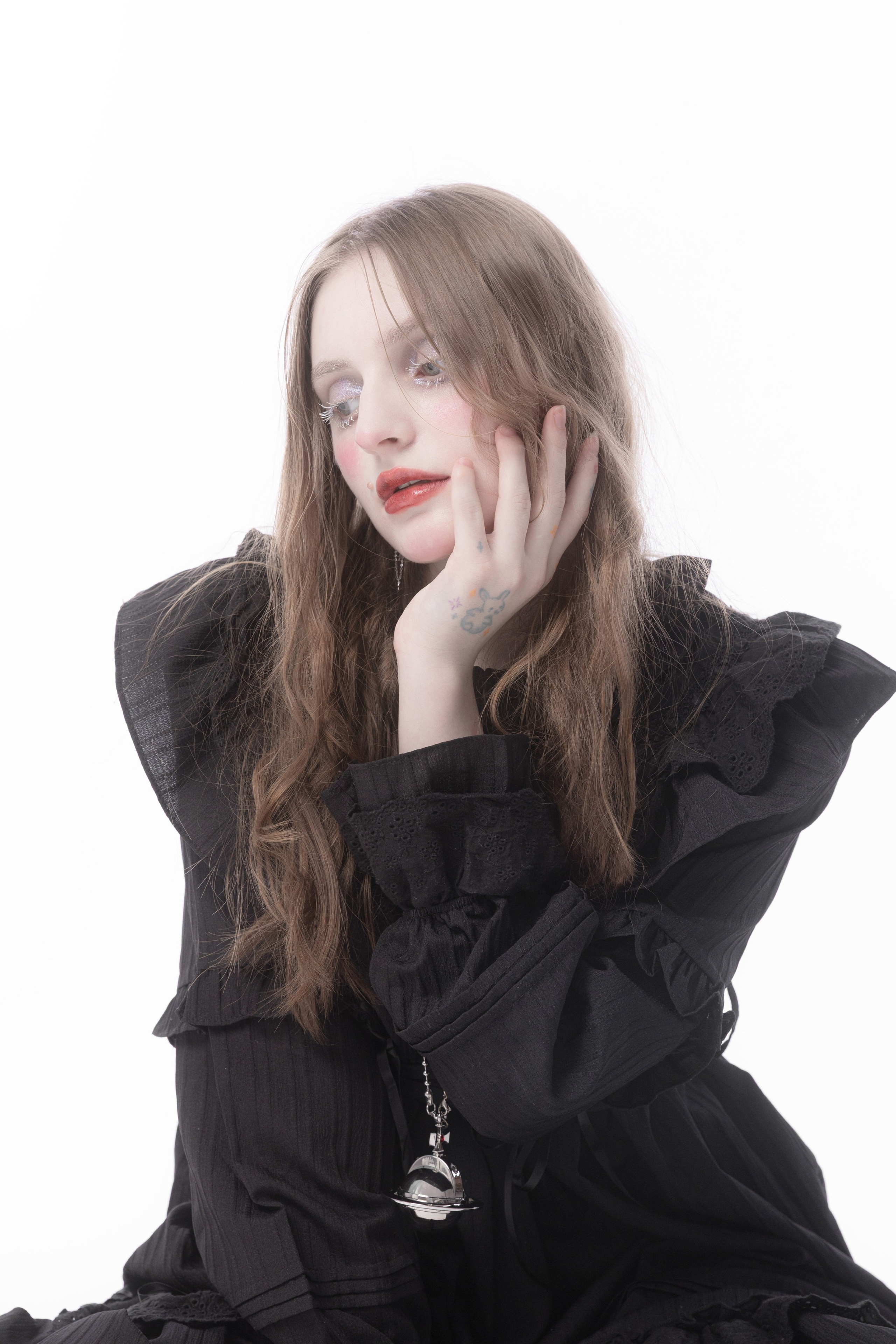 По телевизору иногода показывают мультики. Фото-художник