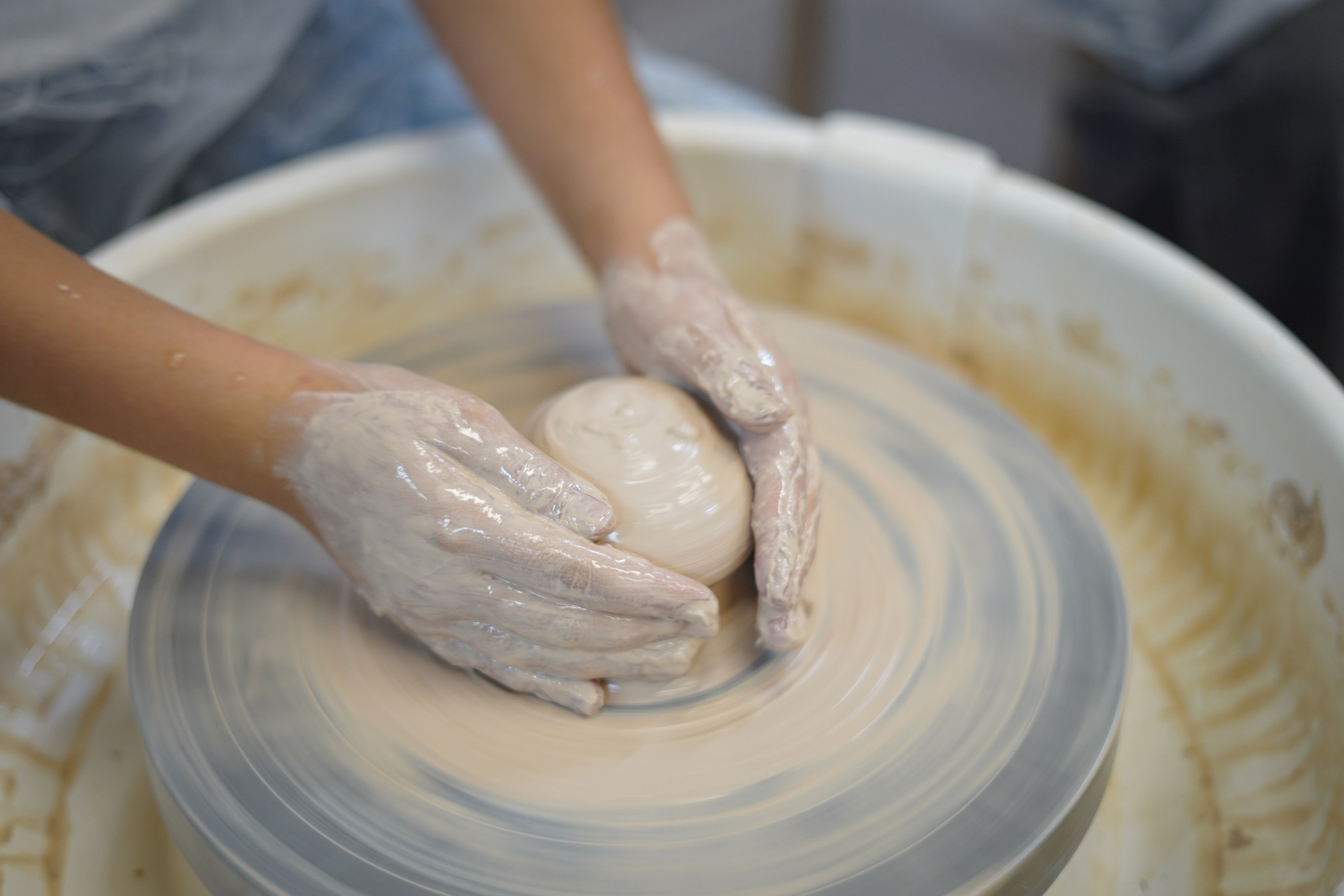 Сьемка в гончарной мастерской. Главная