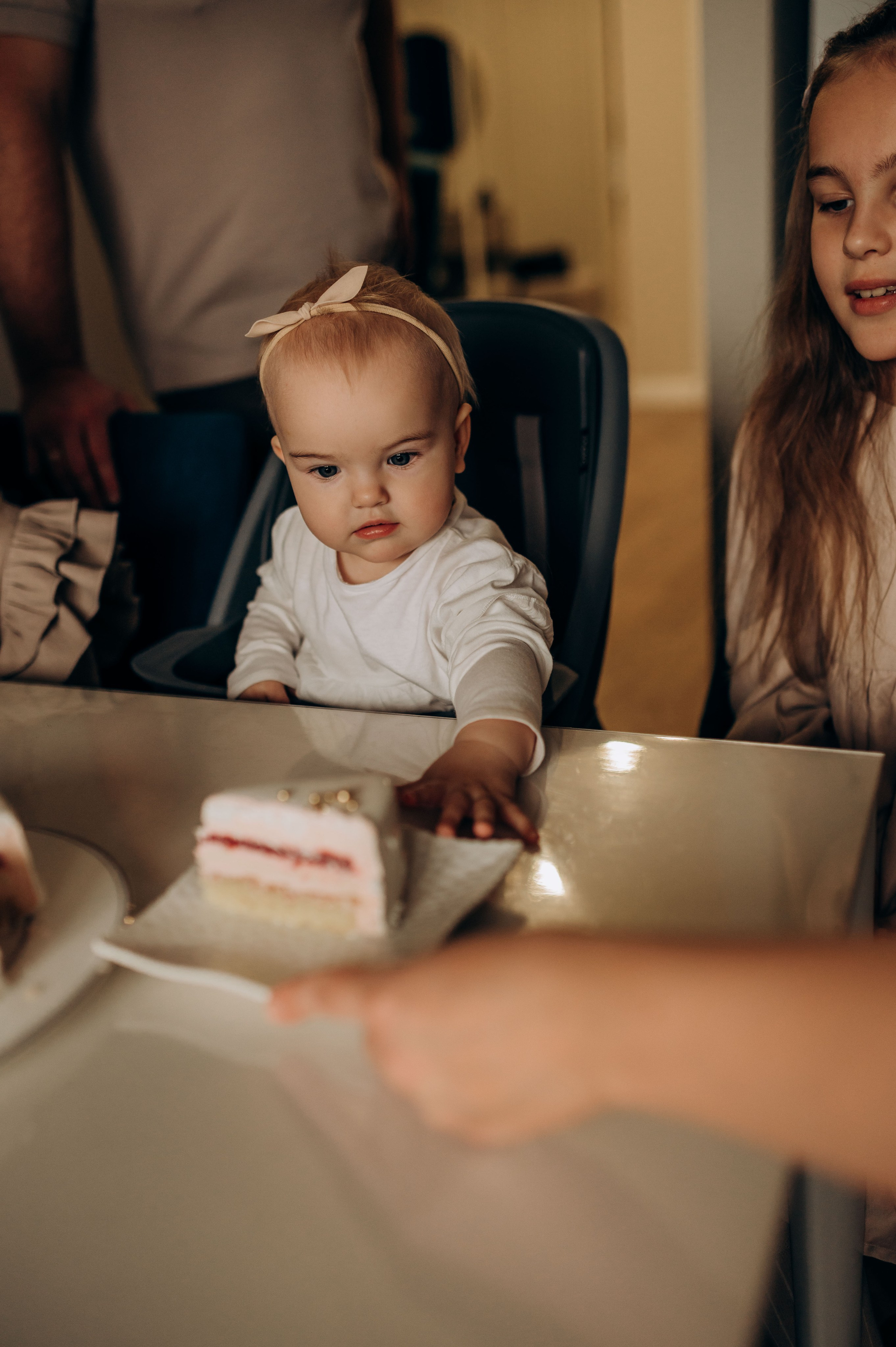 Годик младшей сестрёнке. Семейный фотограф в Домодедово и Москве Елена Пичугина