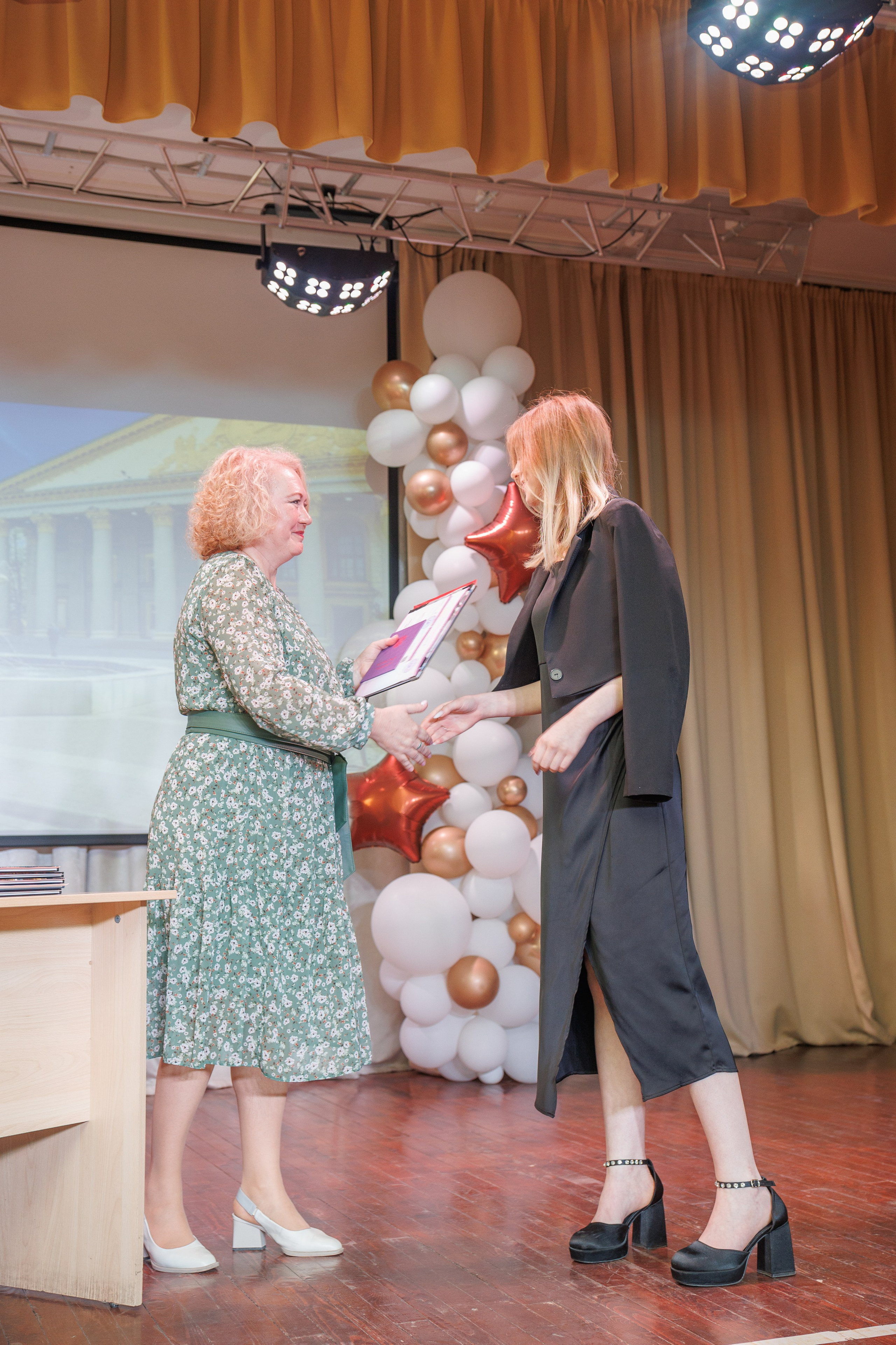 Вручение аттестатов. Свадебный и семейный фотограф в Новосибирске Ирина Дорошкова