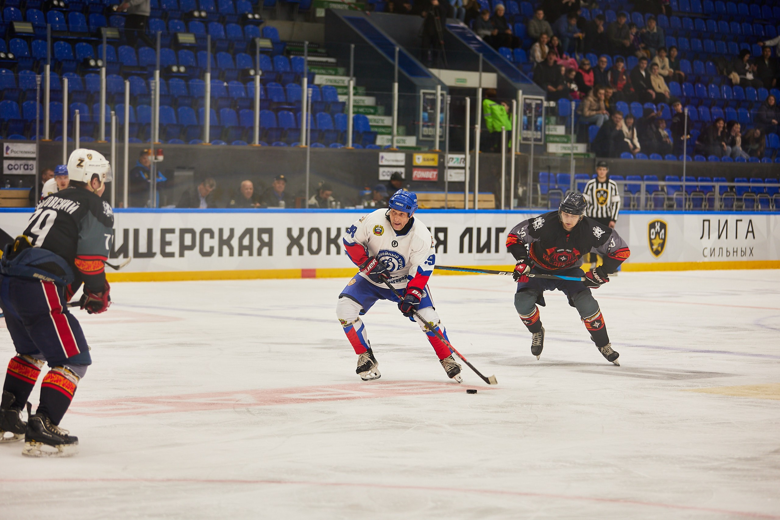 Репортаж. Офицерская хоккейная лига 2025 год. Спортивный фотограф Некрасов Денис