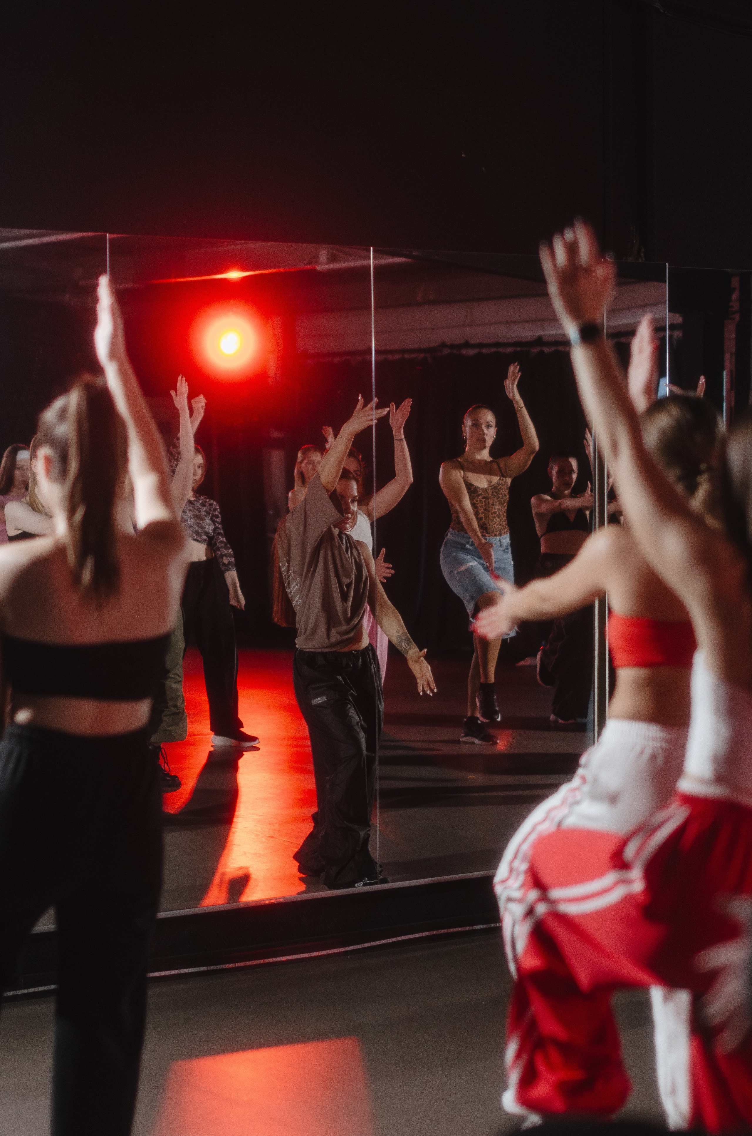 Мастер-классы по High Heels/Girly hip-hop от Оксаны ATTA. Денисова Аля — фотограф для парных съемок и индивидуальных историй в Барнауле