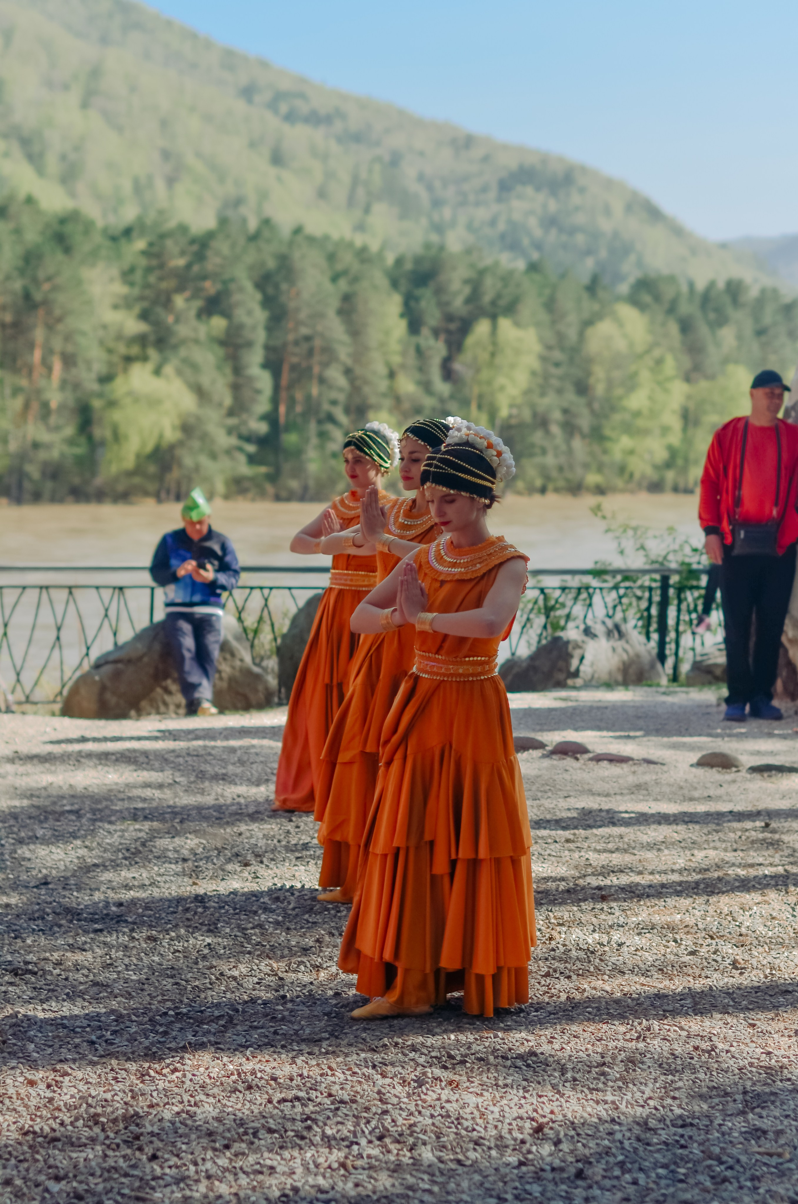 Фестиваль «Цветение Маральника на Алтае 2025». Фоторепортаж. Денисова Аля — фотограф для парных съемок и индивидуальных историй в Барнауле