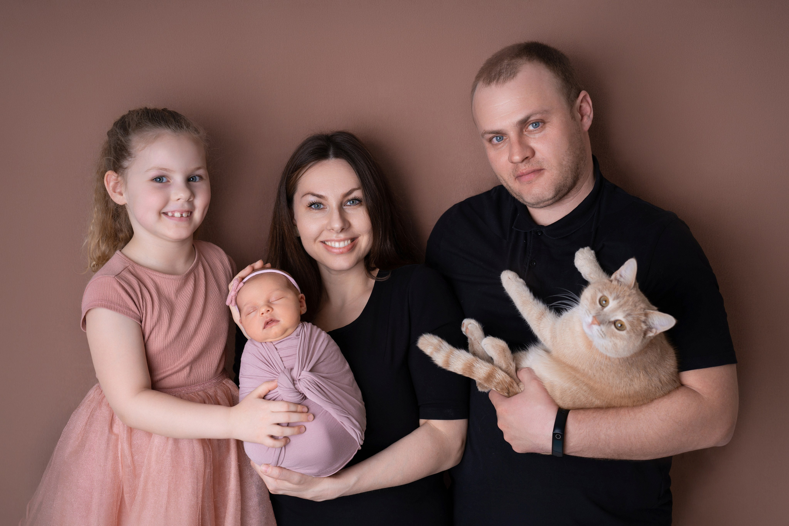 Фото с родителями/Макроснимки. Фотограф новорожденных Оренбург и свадебный фотограф Оренбург