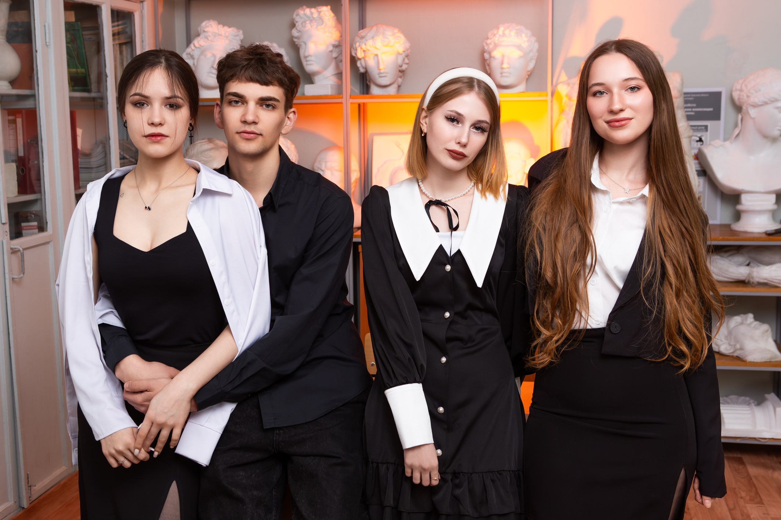 ФОТОСЕССИЯ В АУДИТОРИИ ДЛЯ БУДУЩИХ УЧИТЕЛЕЙ — выпускников Чернского профессионально-педагогического колледжа. ТВОЙ АЛЬБОМ / ТВОИ ПРАВИЛА