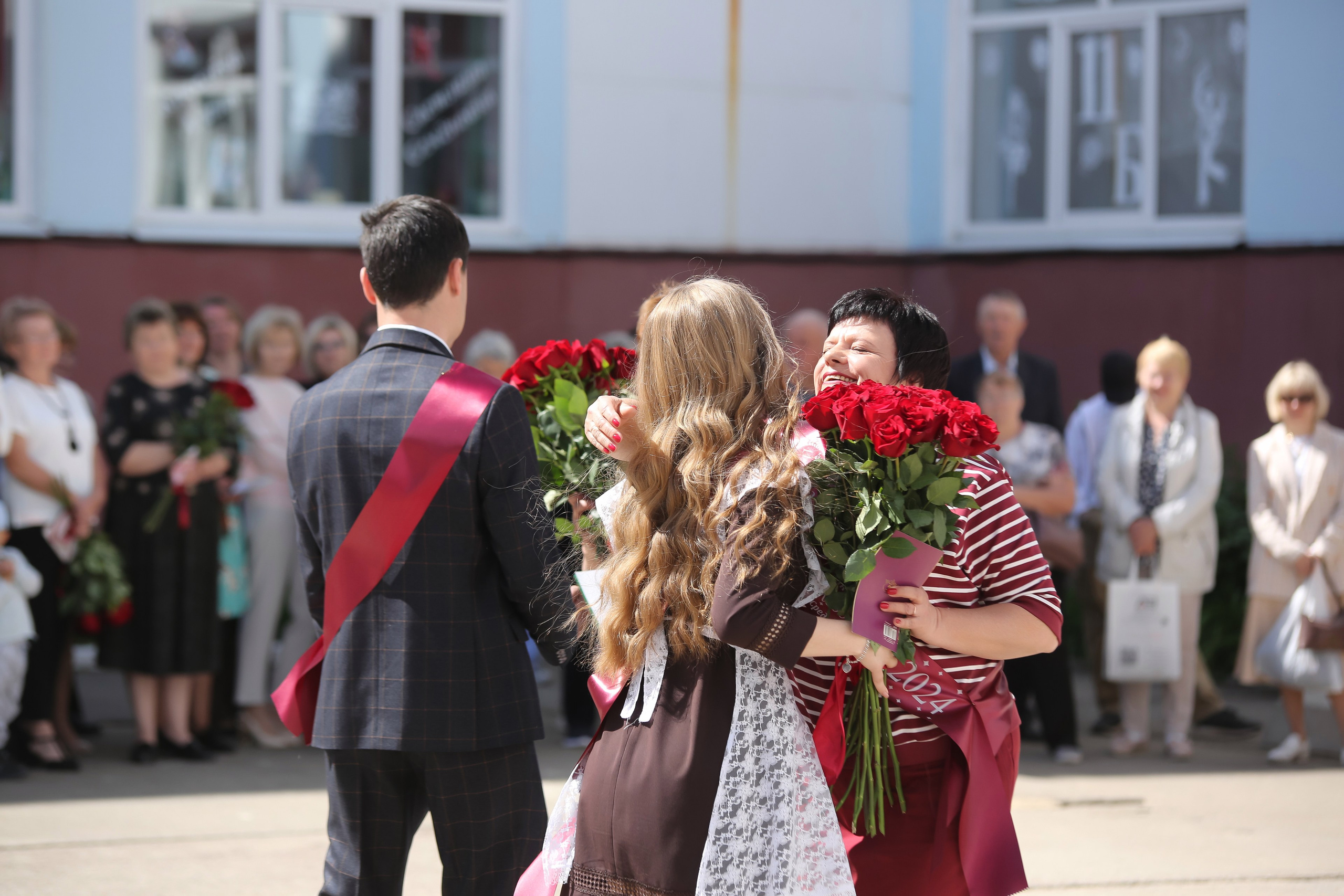 ЛИНЕЙКА «ПОСЛЕДНИЙ ЗВОНОК» 9 ШКОЛА 2024 г МЦЕНСК. ТВОЙ АЛЬБОМ / ТВОИ ПРАВИЛА