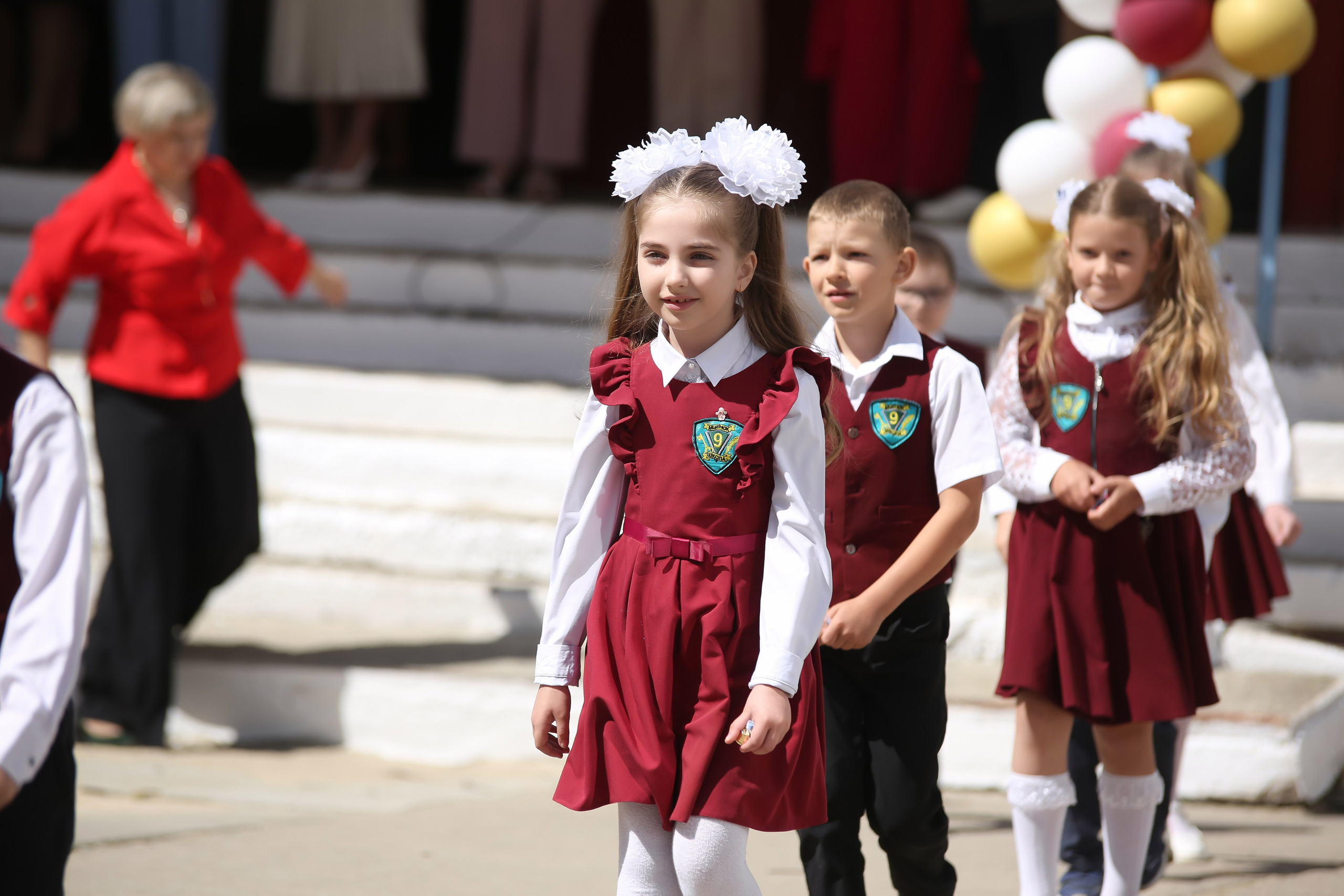 ЛИНЕЙКА «ПОСЛЕДНИЙ ЗВОНОК» 9 ШКОЛА 2024 г МЦЕНСК. ТВОЙ АЛЬБОМ / ТВОИ ПРАВИЛА