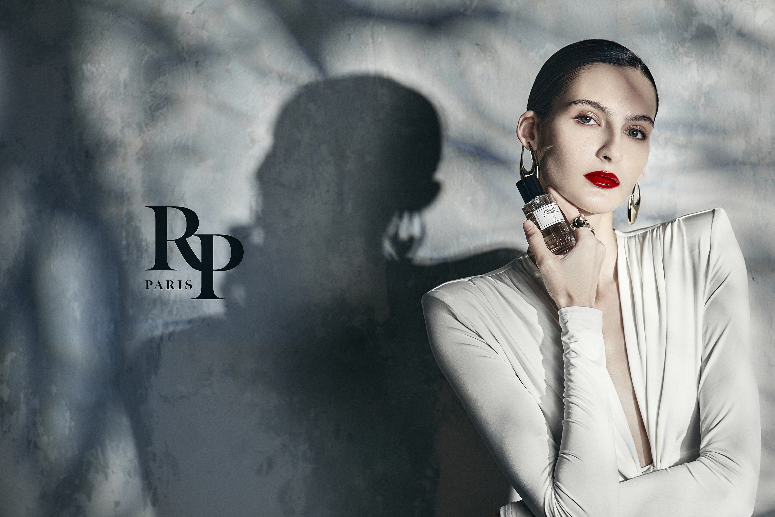Реклама съемка парфюма. Fashion-фотограф Екатерина Врублевская Москва. Профессиональная съёмка для брендов, женщин и мужчин не моделей