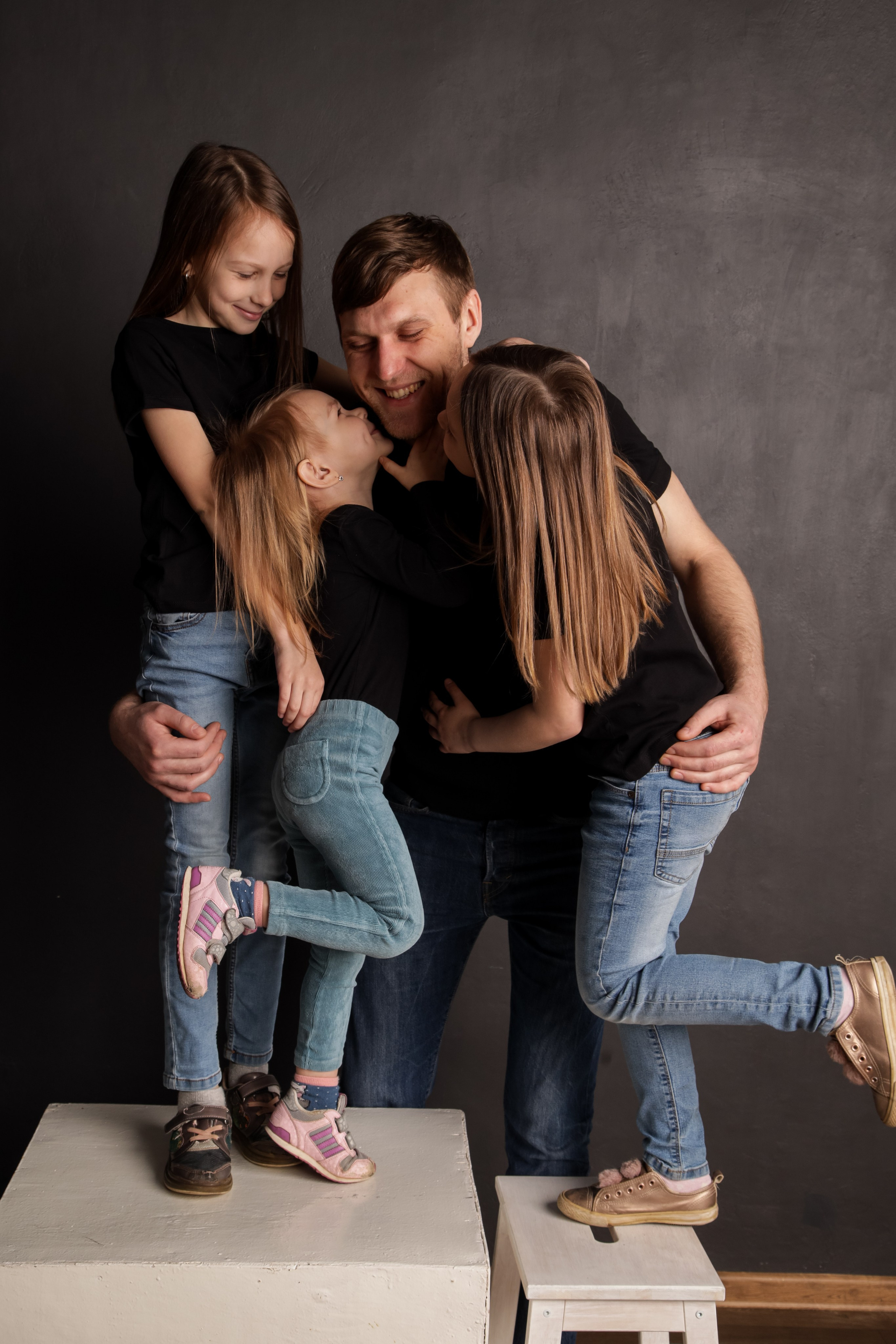 Папа и его девочки. Свадебный фотограф Беларусь Ольга Козыренко