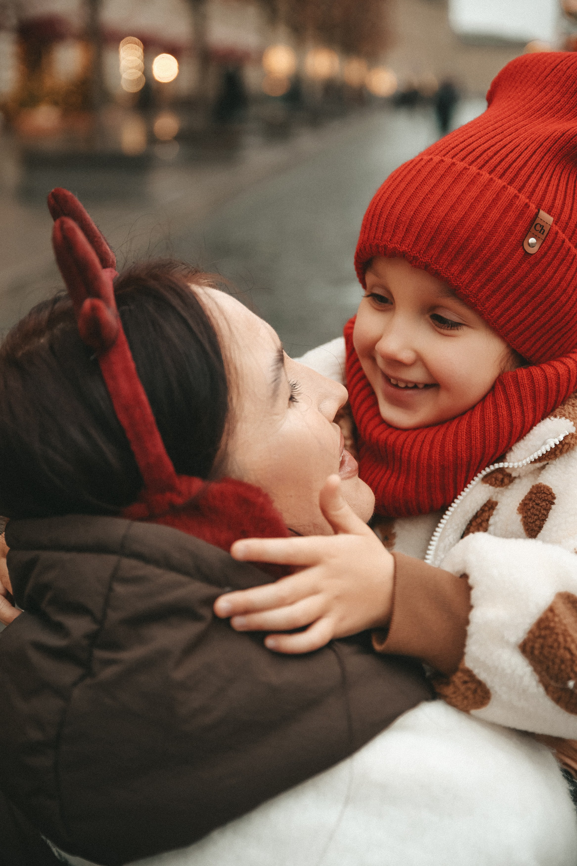 Новогодняя фотосессия на Гум ярмарка мама и дочка. Фотограф Владимир Москва
