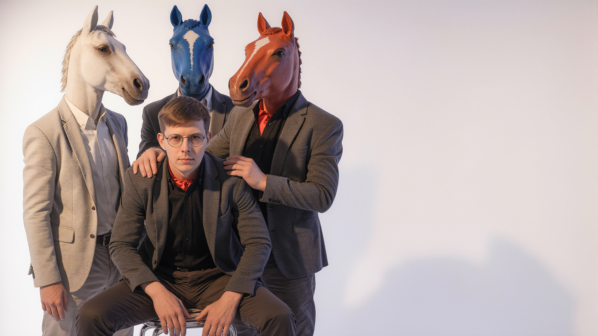 Нейро креатор Саша Кинбер: нейрофото, генерация видео, обучение