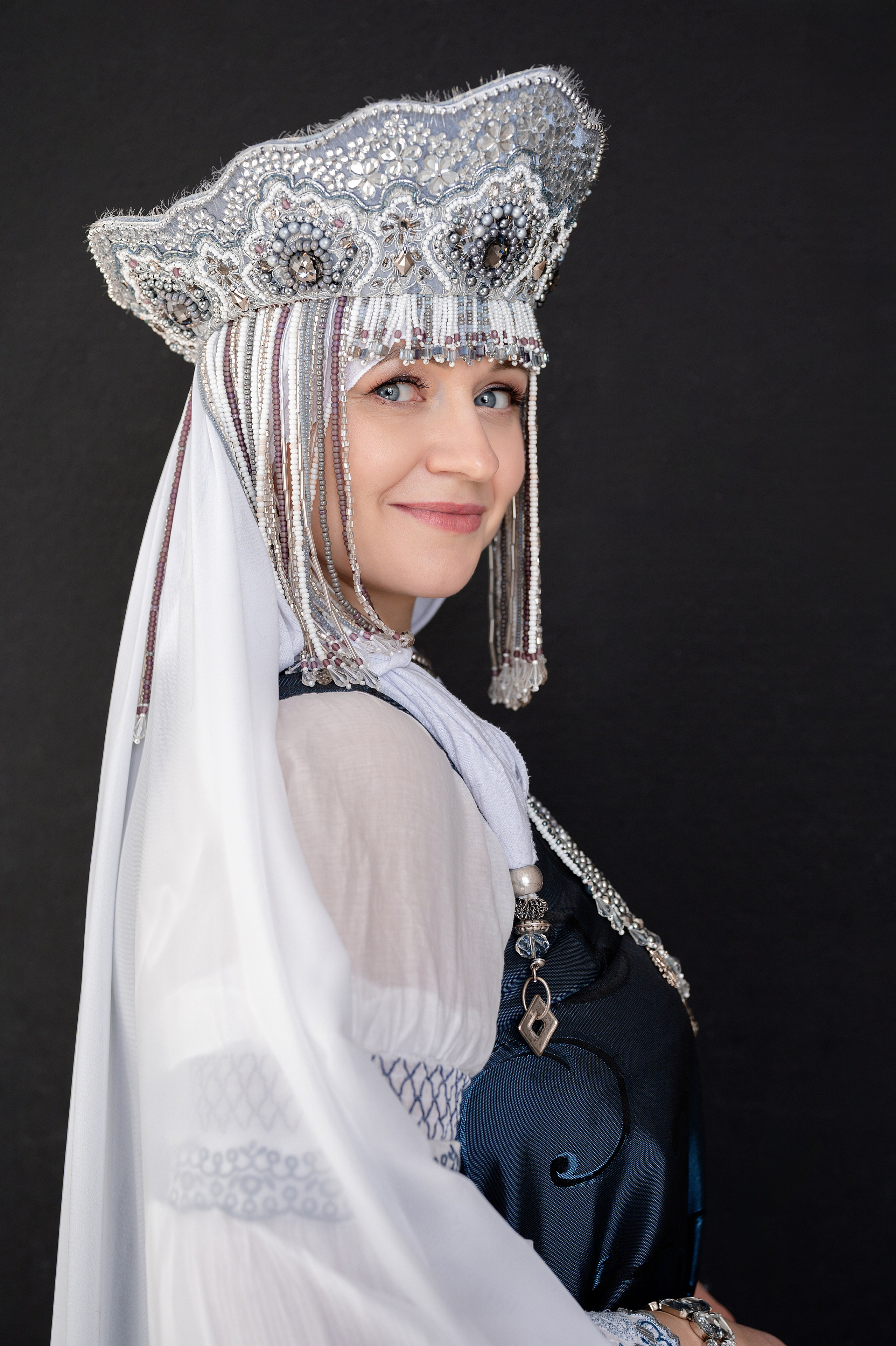 Фотосессия в русском национальном наряде. Фотограф Юлия Кондратьева