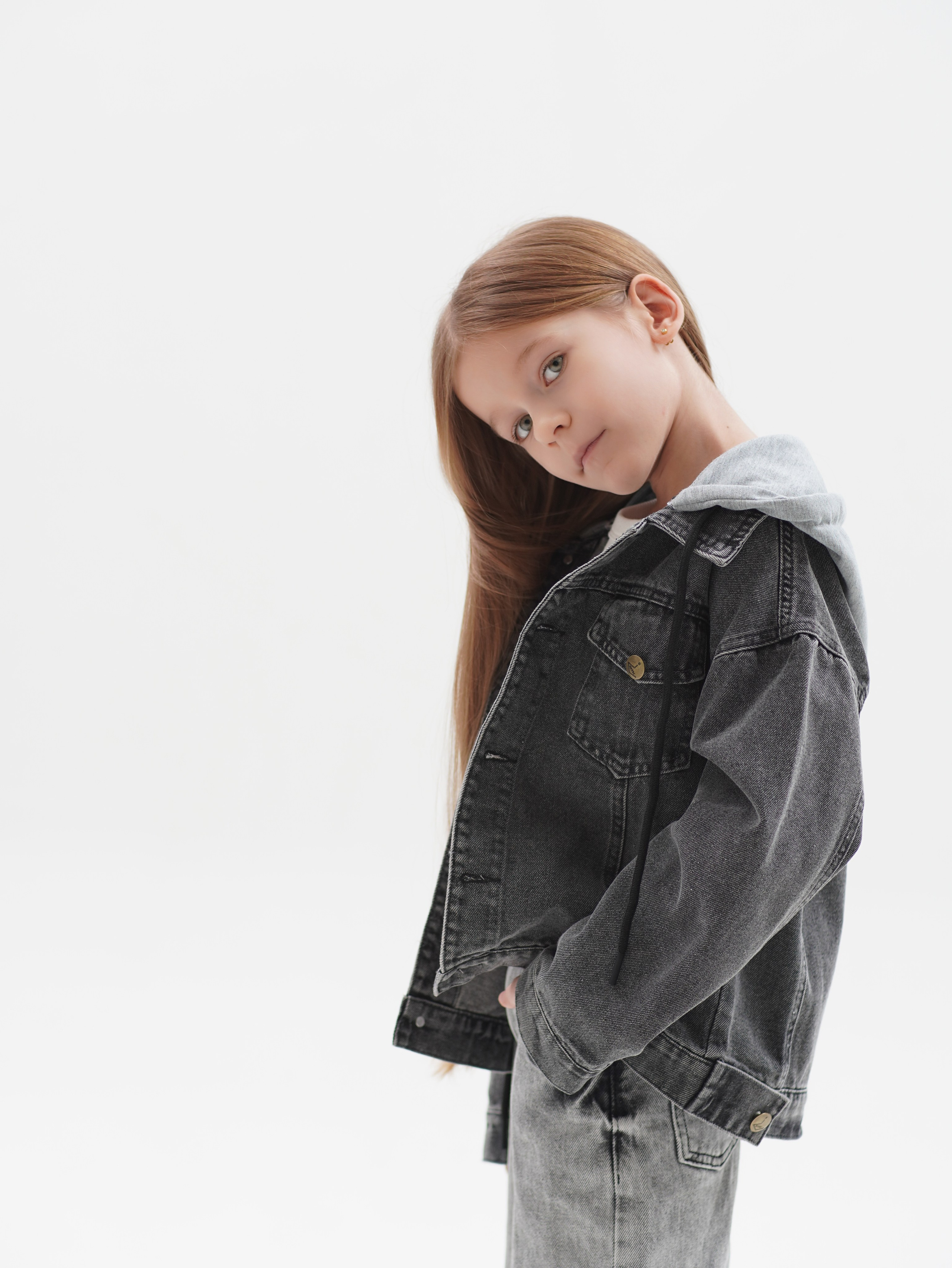 Алиса Полина П. LUNAPRO Дом стильных, сборных и индивидуальных съемок для брендов