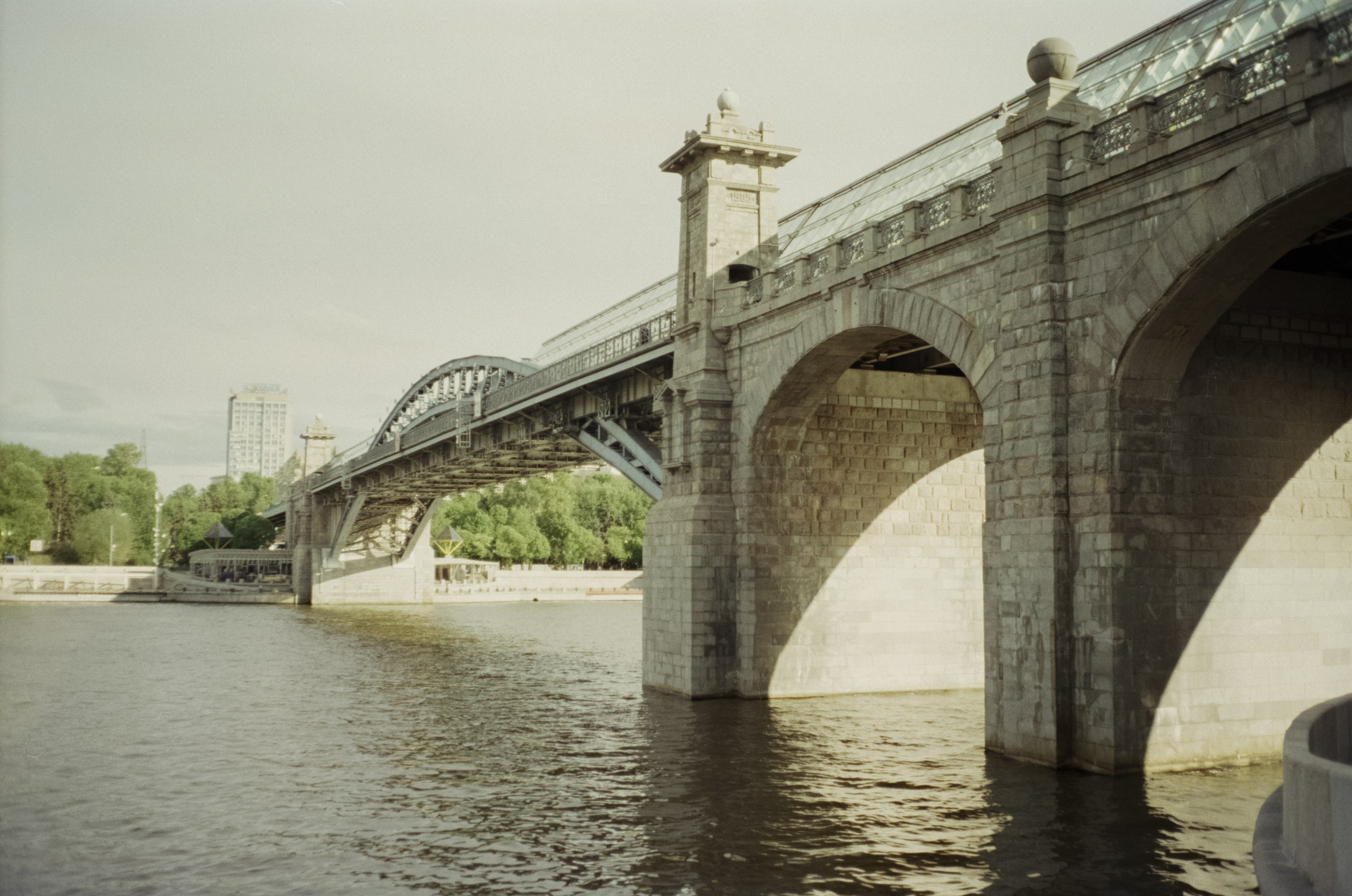 Ricoh FF-1 gray | Perspekriva expired Vision 200D | Фрунзенская набержная 5 мая 2025 года