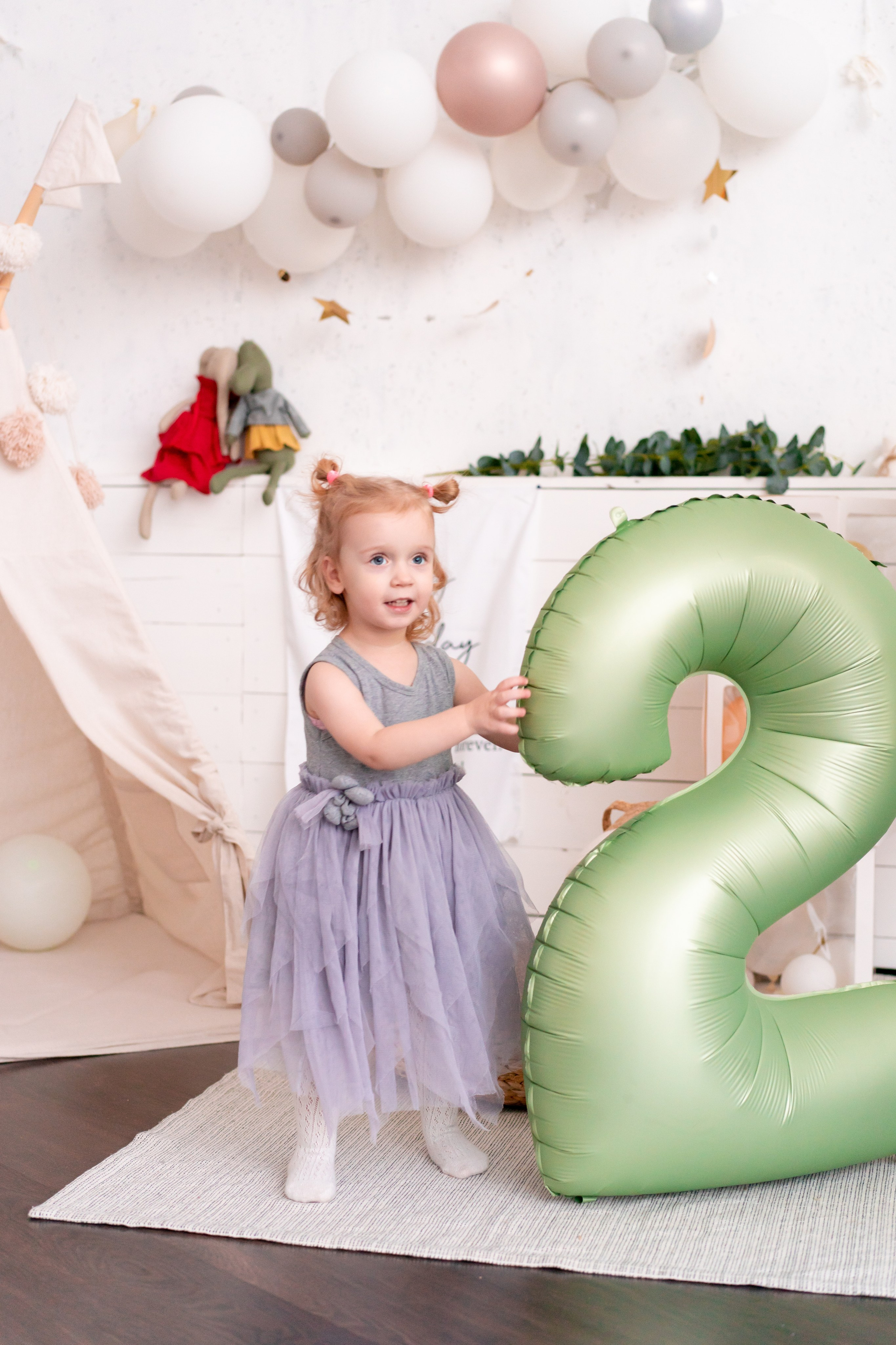 С Днём Рождения ребенка, портрет. Детская, семейная фотостудия в Санкт-Петербурге