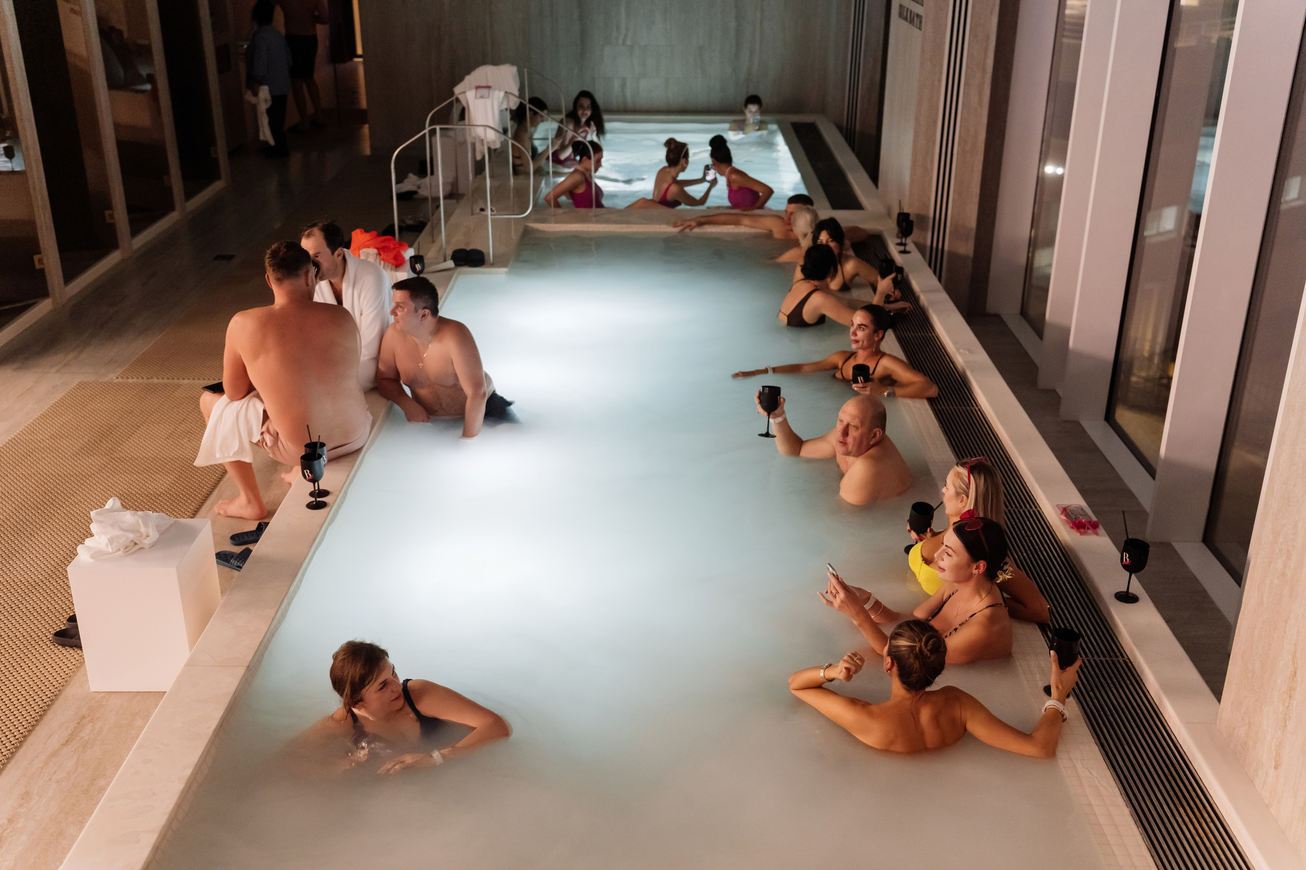 12 февраля (BENUAR Pool Party). BENUAR Restaurant