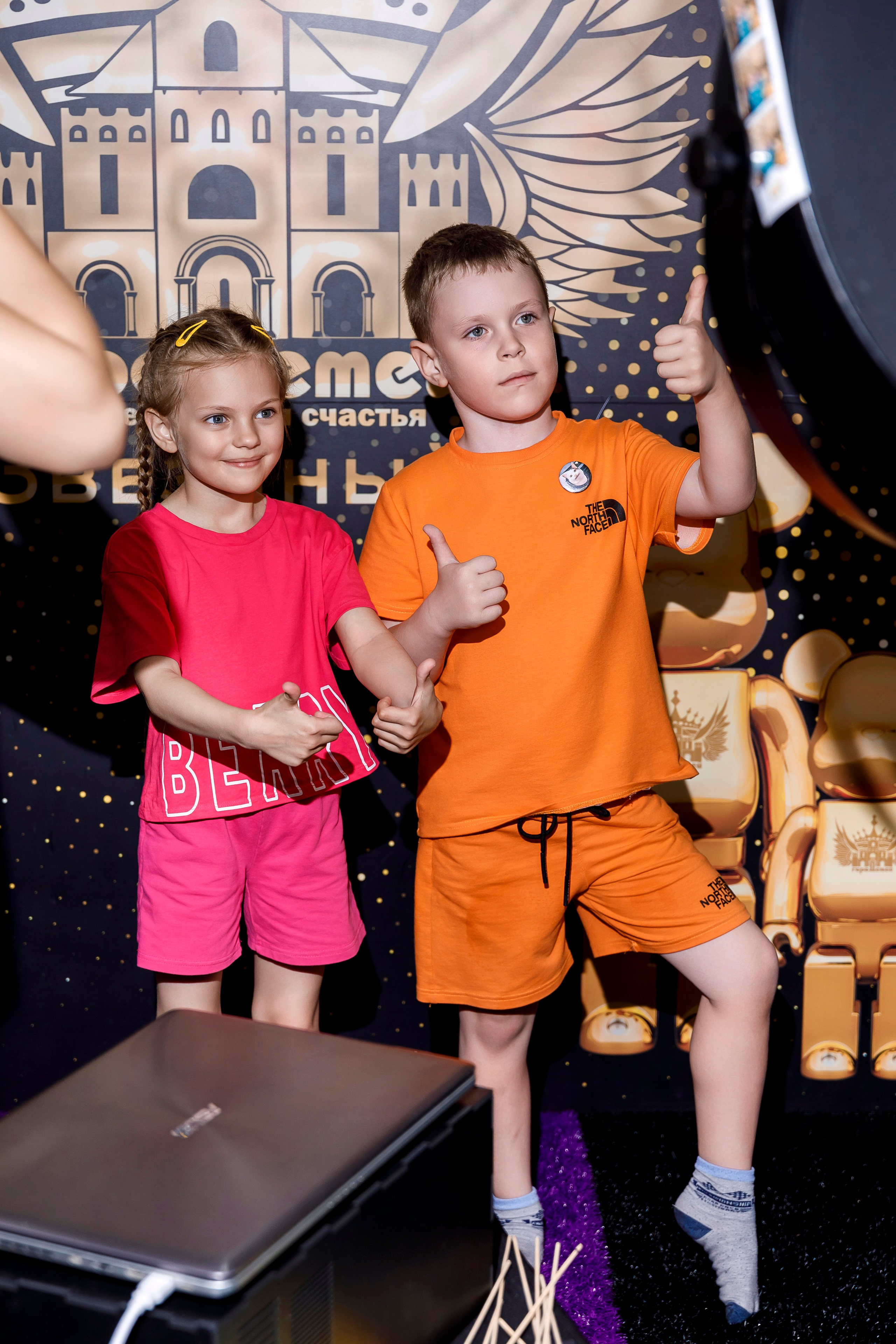 Фото-гиф-стойка BLACK (фотобудка, селфизеркало). Инсталаб Краснодар фото и видео интерактивы на ваше мероприятие