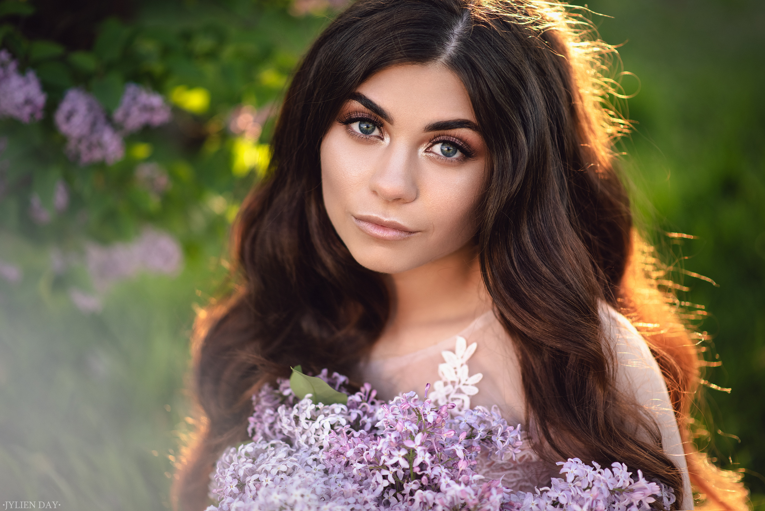 Нежная фотосессия в цветущей сирени. Юля Дэй • Фотограф, Санкт-Петербург