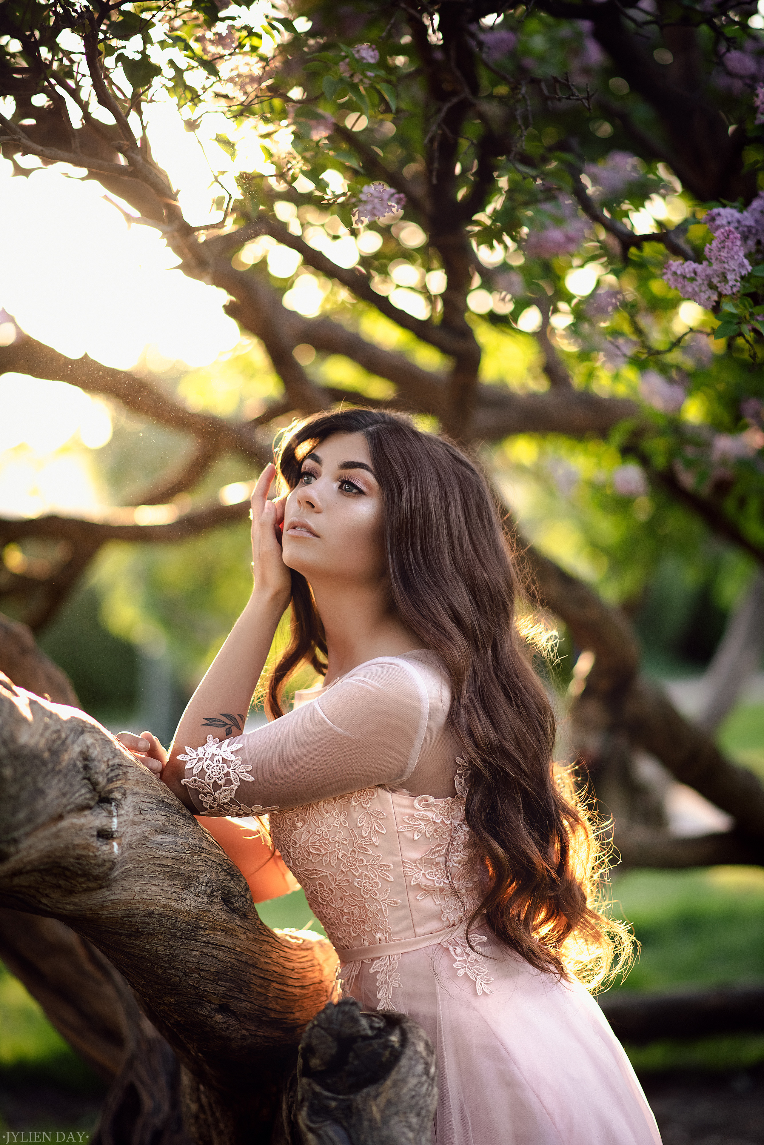 Нежная фотосессия в цветущей сирени. Юля Дэй • Фотограф, Санкт-Петербург